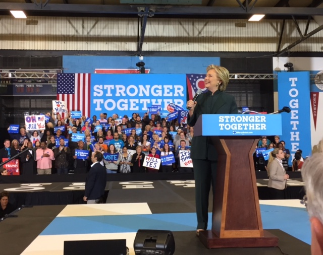 Hillary Clinton in Cleveland: Die Demokratin setzt auf Vielfalt und Zusammenhalt.