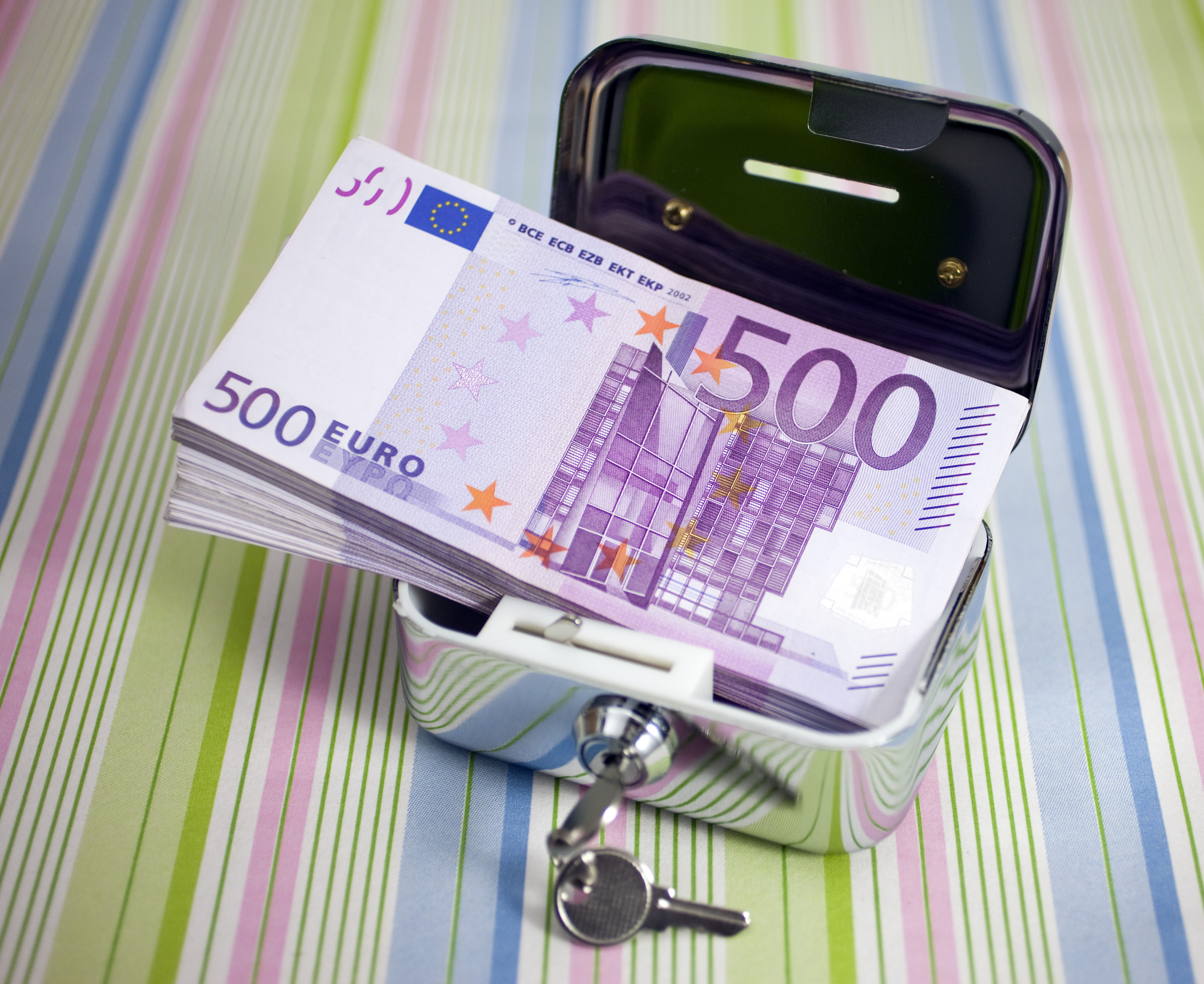 Viel Geld in der Kasse: Eine Bürgerversicherung für die Rente würde alle Einkommen beteiligen