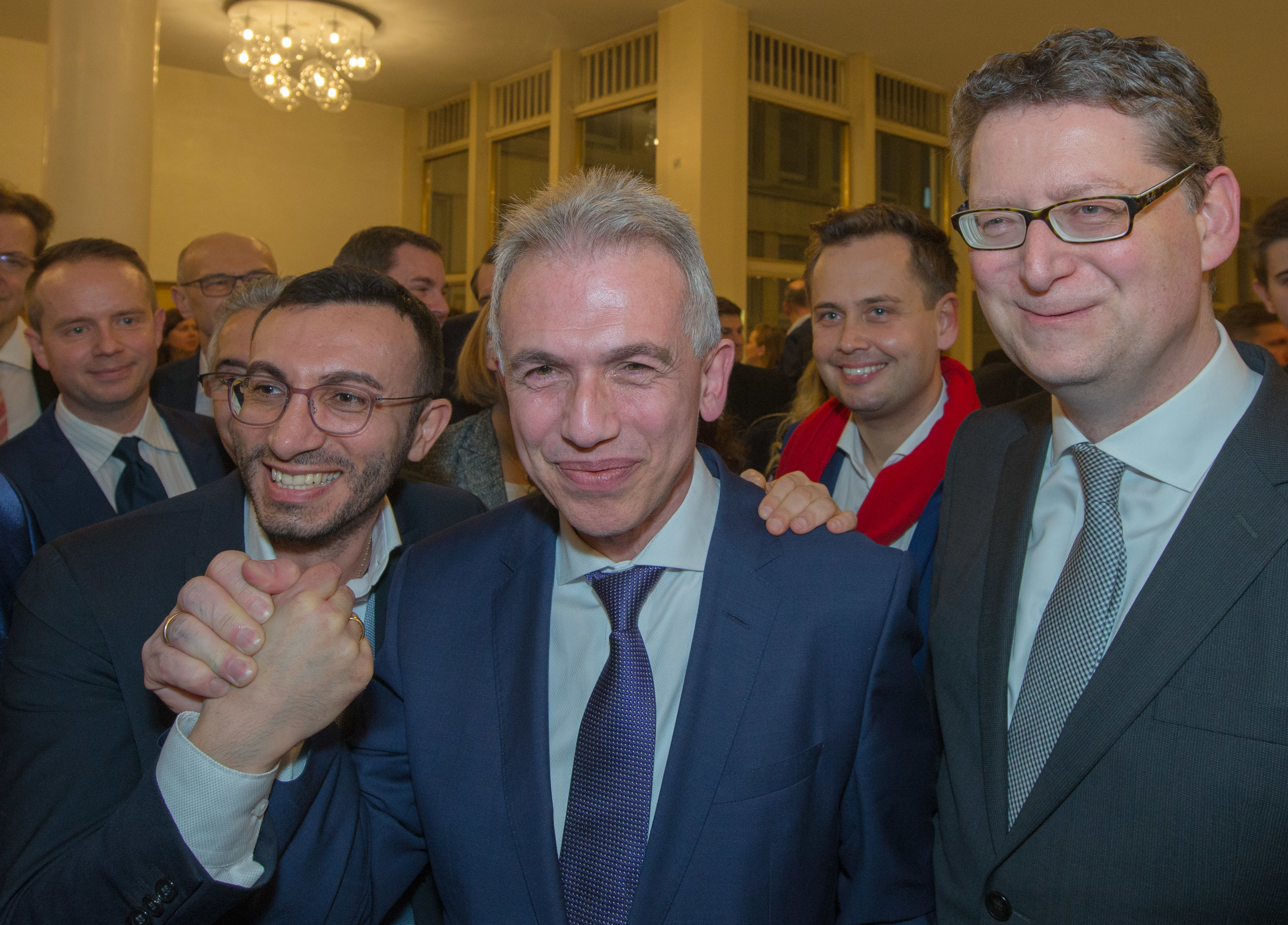 Die SPD sollte sich stärker an erfolgreichen Kommunalpolitikern wie dem Frankfurter Oberbürgermeister Peter Feldmann (Bildmitte) orientieren, findet Jan Pasternack.