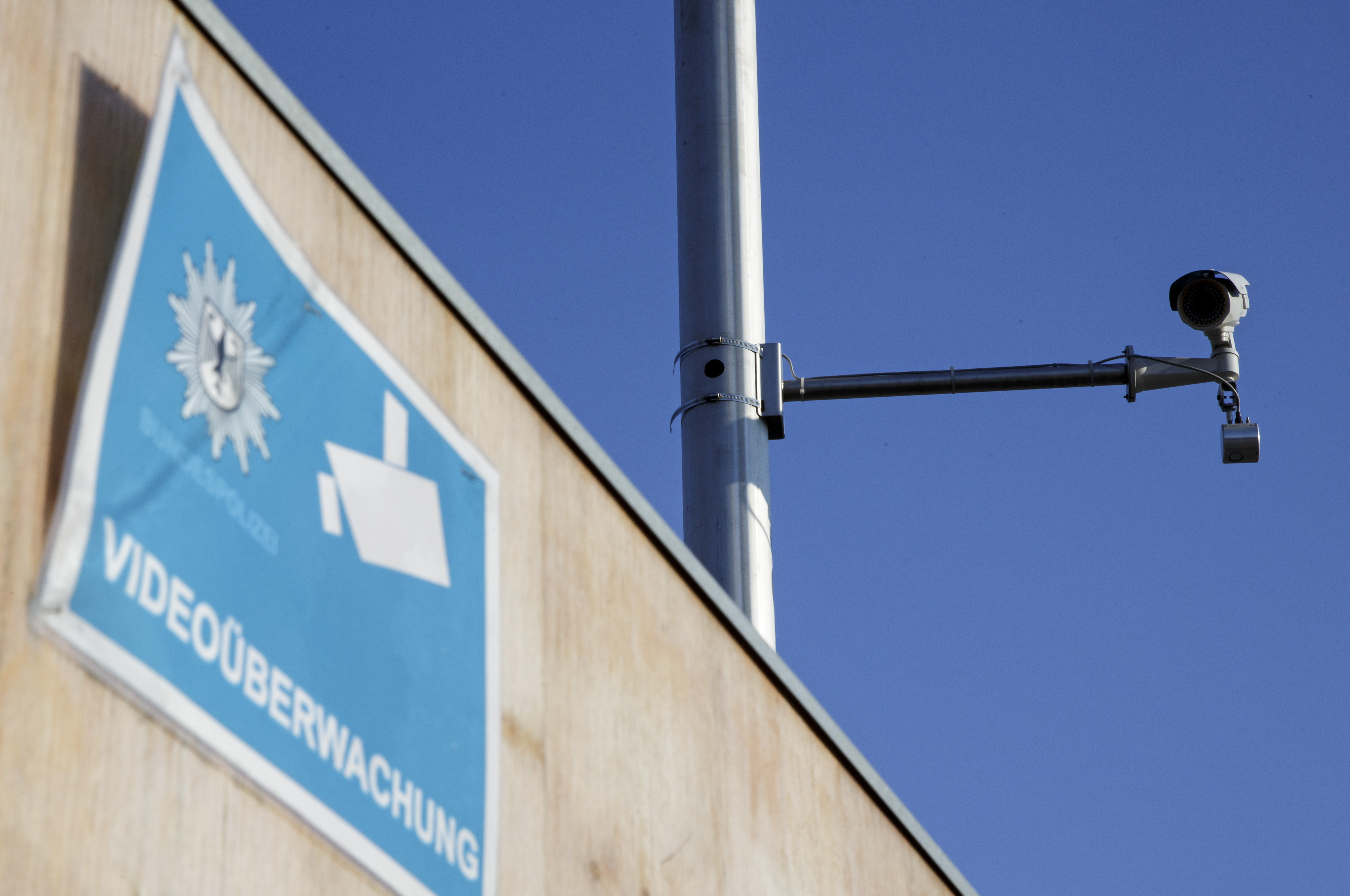 Für mehr Sicherheit: SPD-Chef Sigmar Gabriel möchte die Kameraüberwachung des öffentlichen Raums ausbauen.
