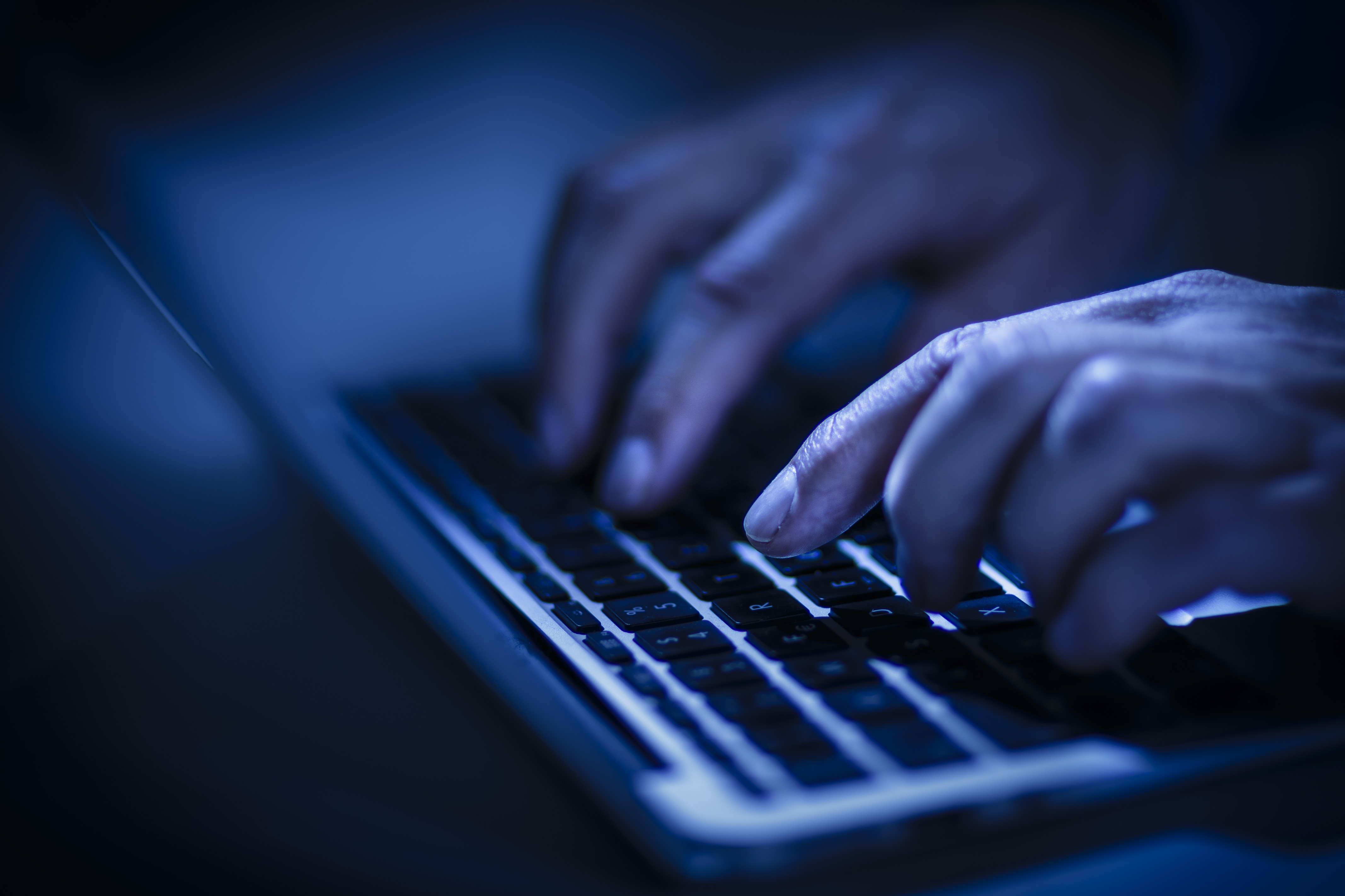 Tastatureingaben von Beschäftigten dürfen nicht grundlos aufgezeichnet werden, so das Urteil des BAG