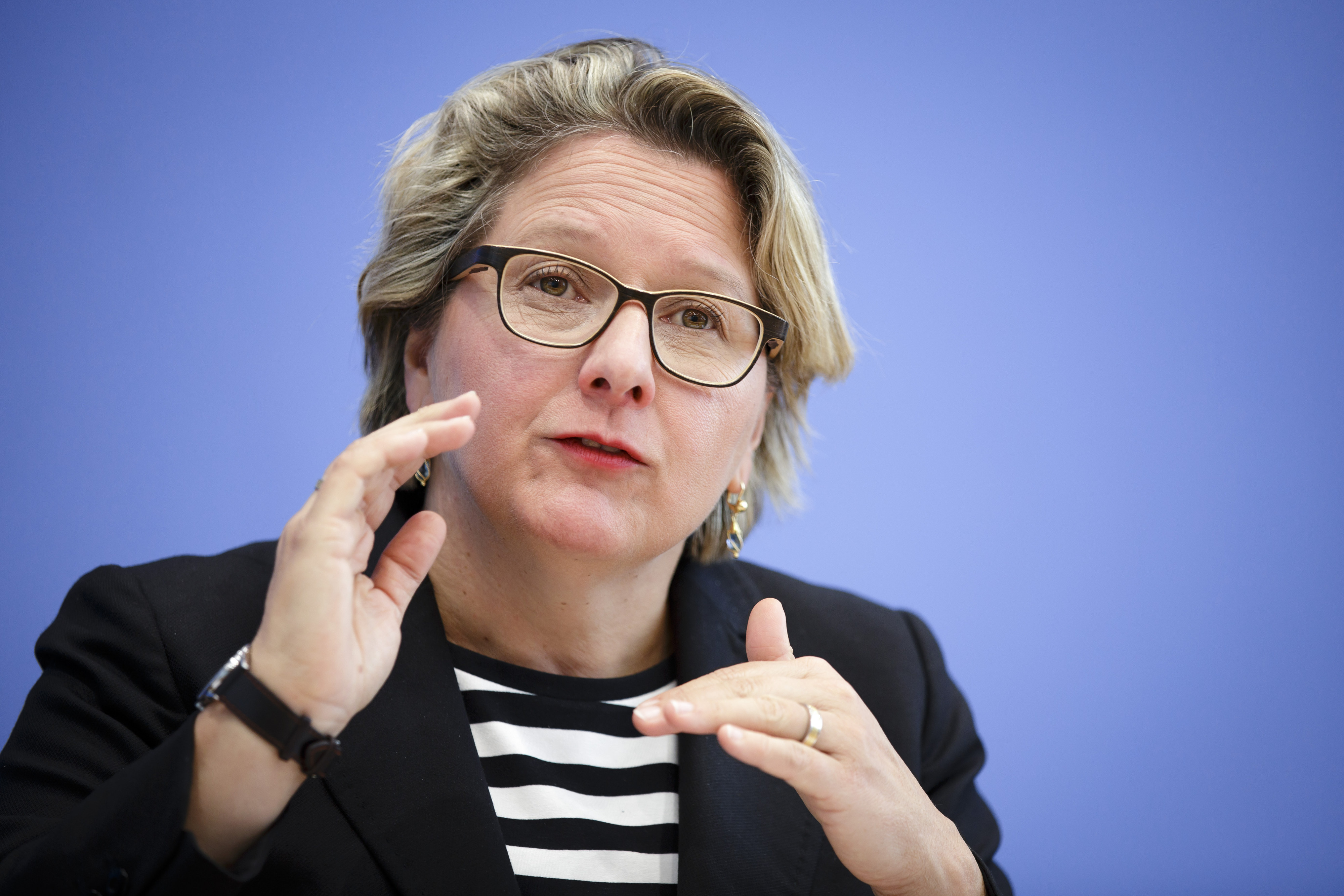 Seit Februar auf eine Reaktion der Union auf den Entwurf für ein Klimaschutzgesetz gewartet: Umweltministerin Svenja Schulze macht Druck beim Klimaschutz.