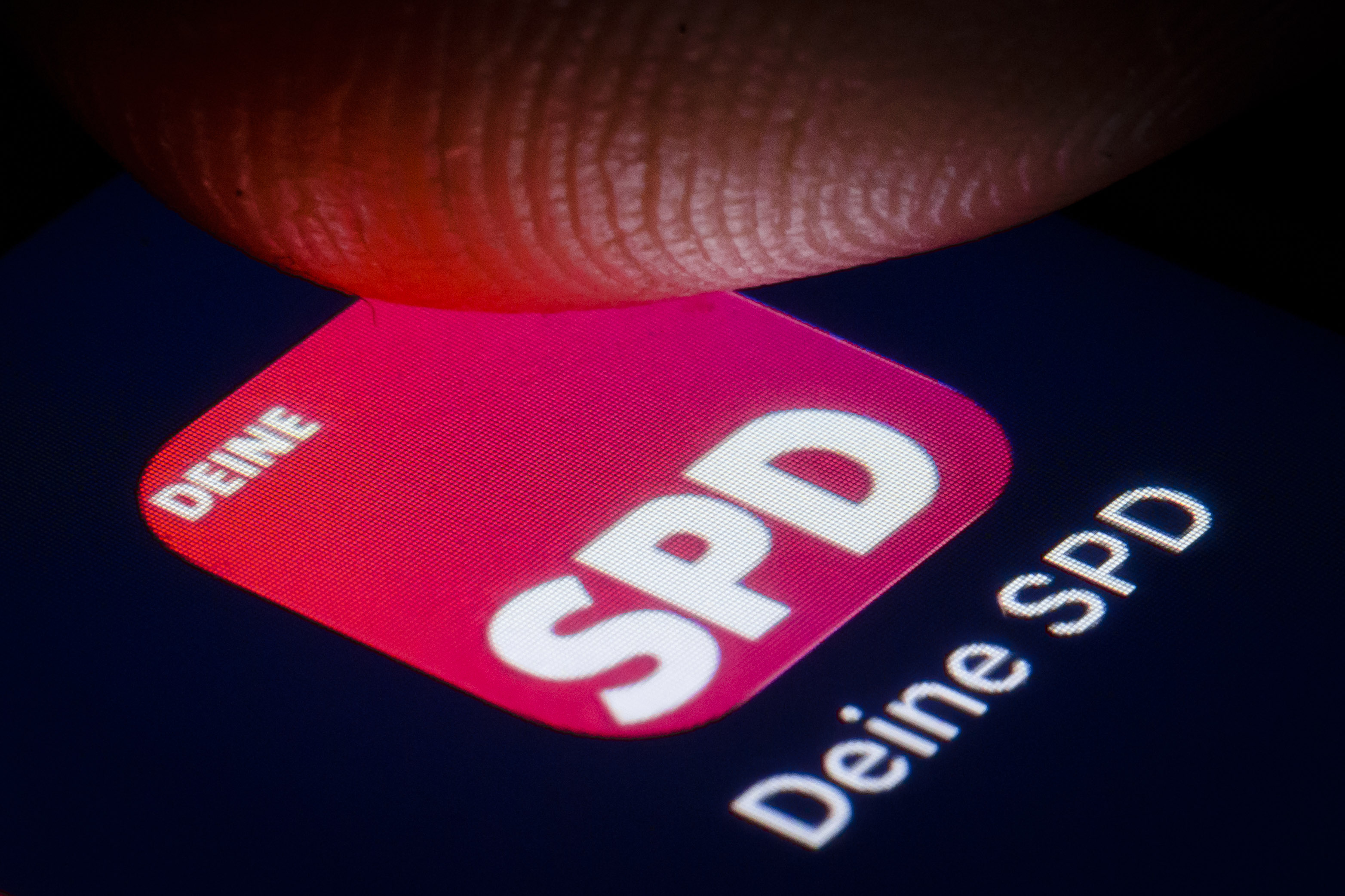 Stolz sein auf das Erreichte: Neun ehemalige SPD-Vorsitzende rufen die Parteimitglieder zu Solidarität mit der kommissarischen Parteiführung auf.