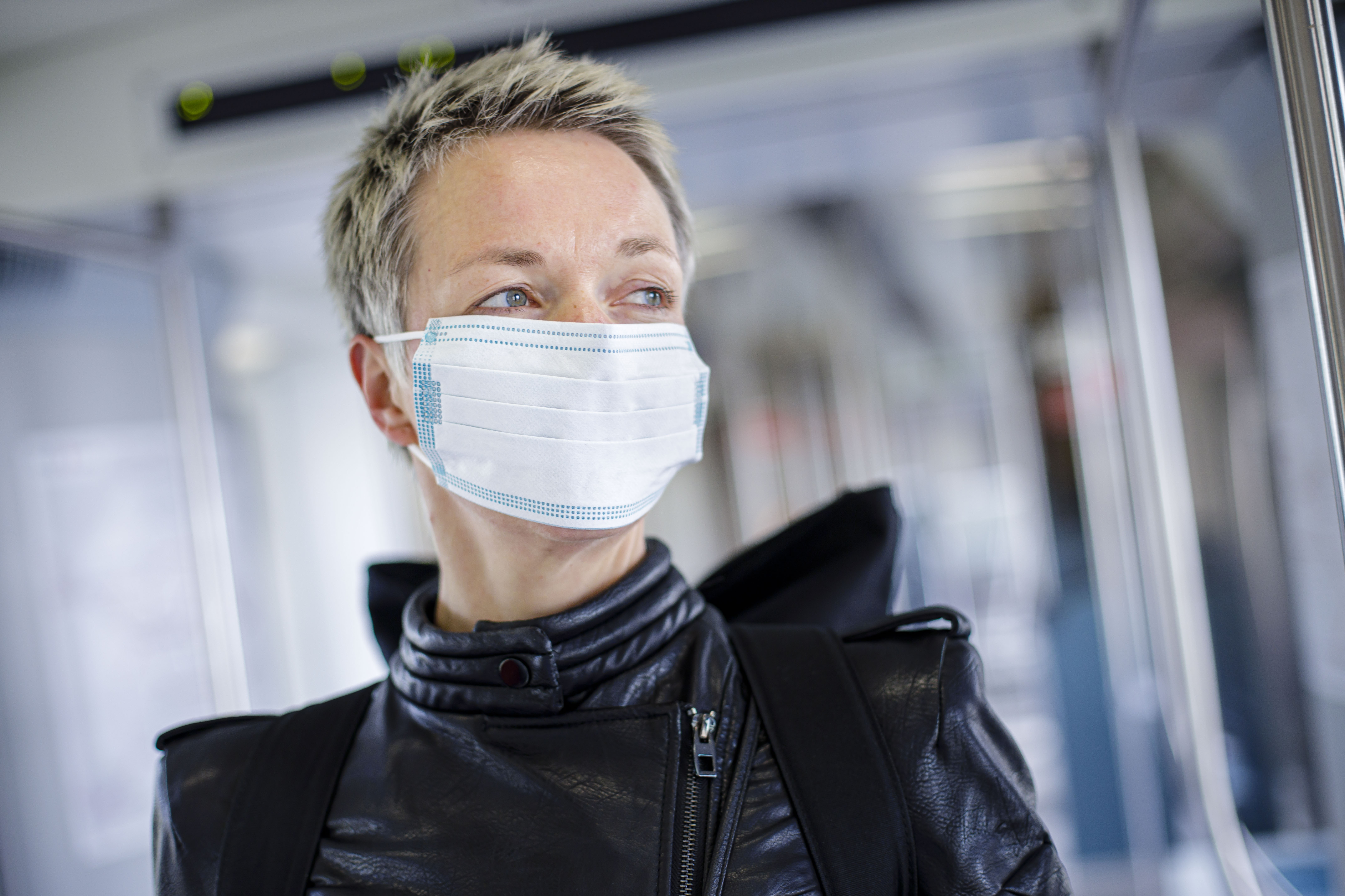 Empfehlung ja, Pflicht nein: Das Tragen von Mundschutz in der Öffentlichkeit können nur Länder oder Kommunen anordnen.