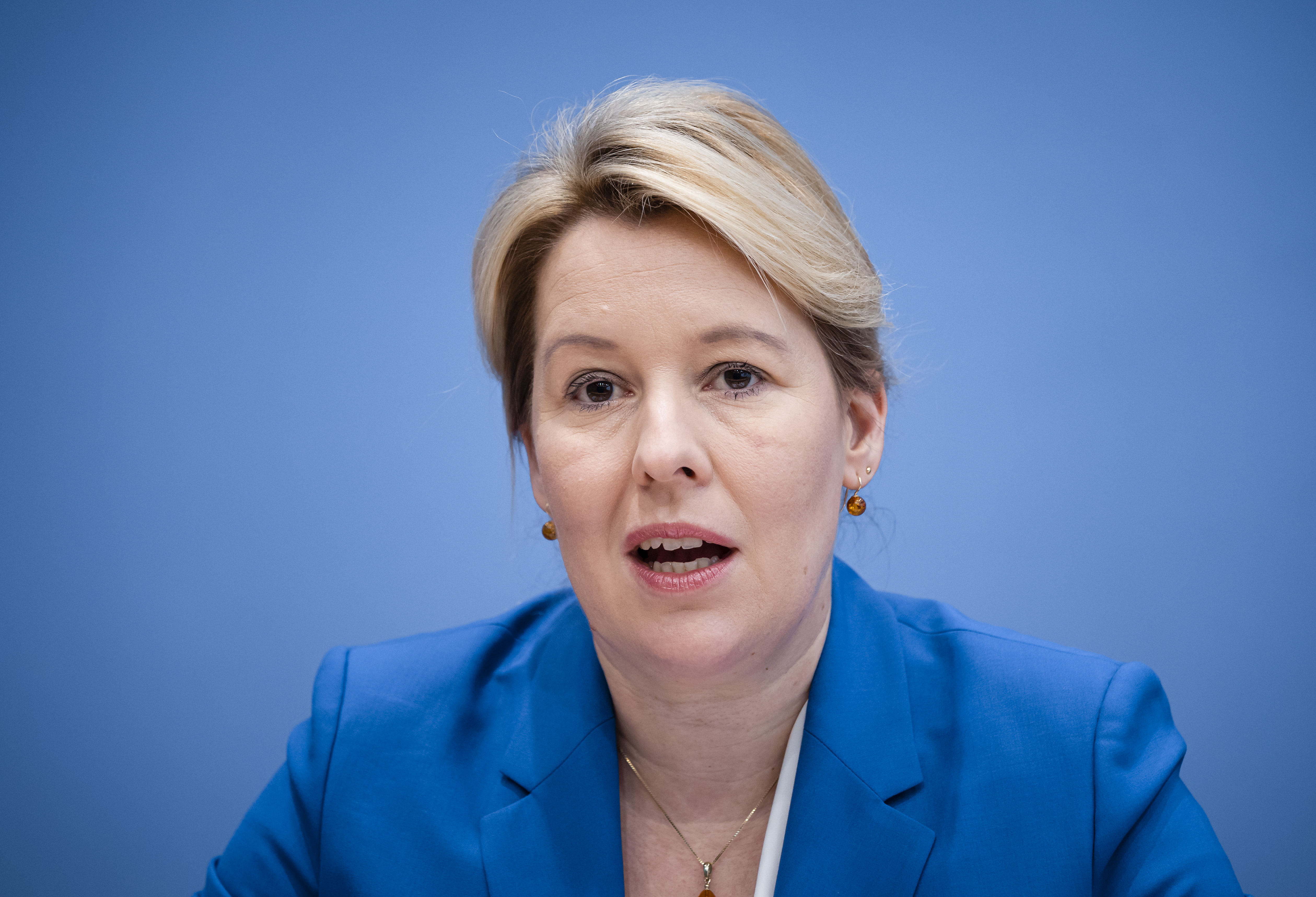 Ein „Meilenstein für mehr Frauen in Führungspositionen“: Bundesministerin Franziska Giffey freut sich über den Entwurf für das „Zweite Führungspositionengesetz“.