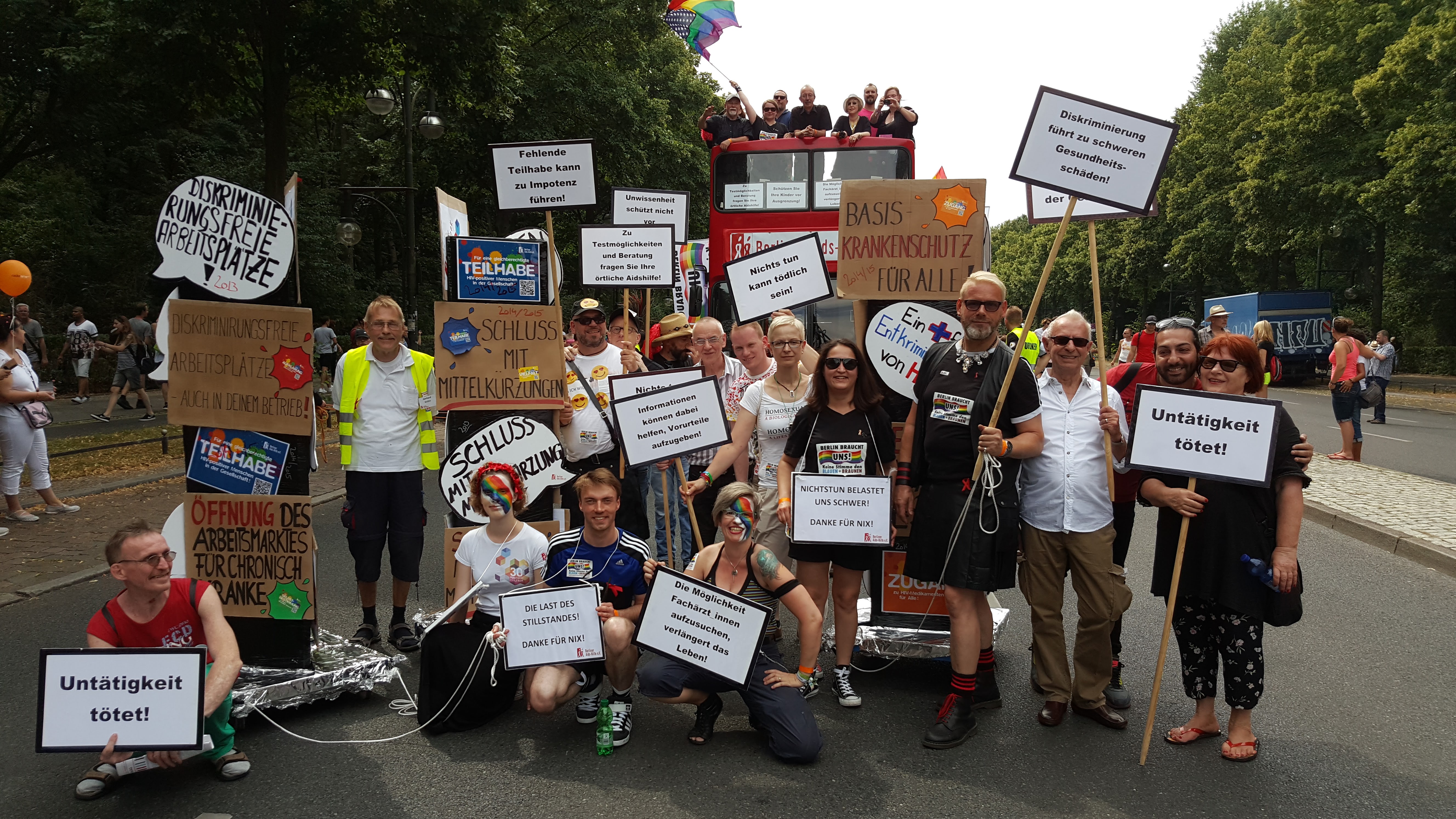 Wagen der Berliner Aids Hilfe auf dem Christopher Street Day 2016 in Berlin  2016.