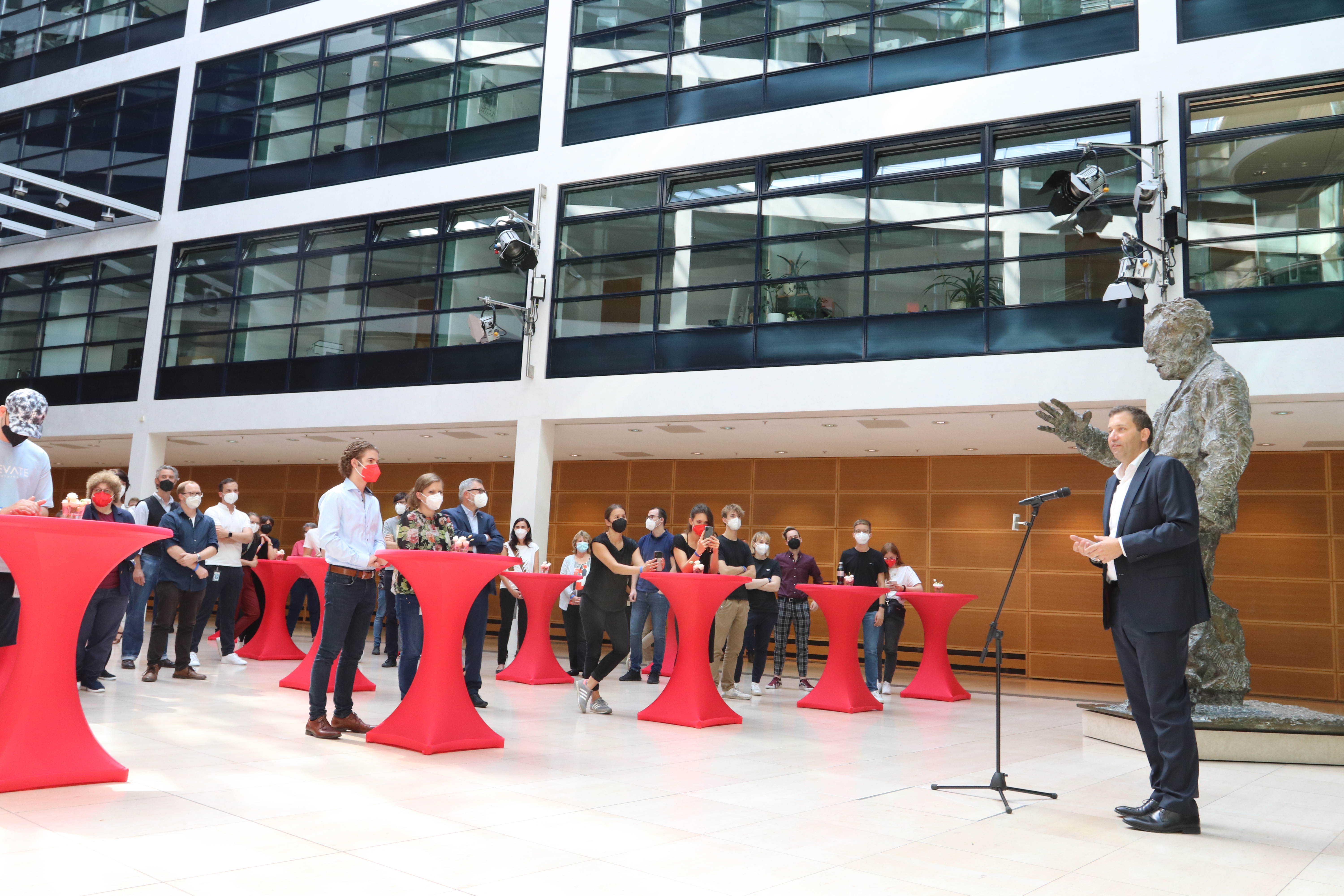 SPD-Generalsekrtär Lars Klingbeil beim Empfang im Willy-Brandt-Haus: „Denken wir auch an die Menschen in Afghanistan.“