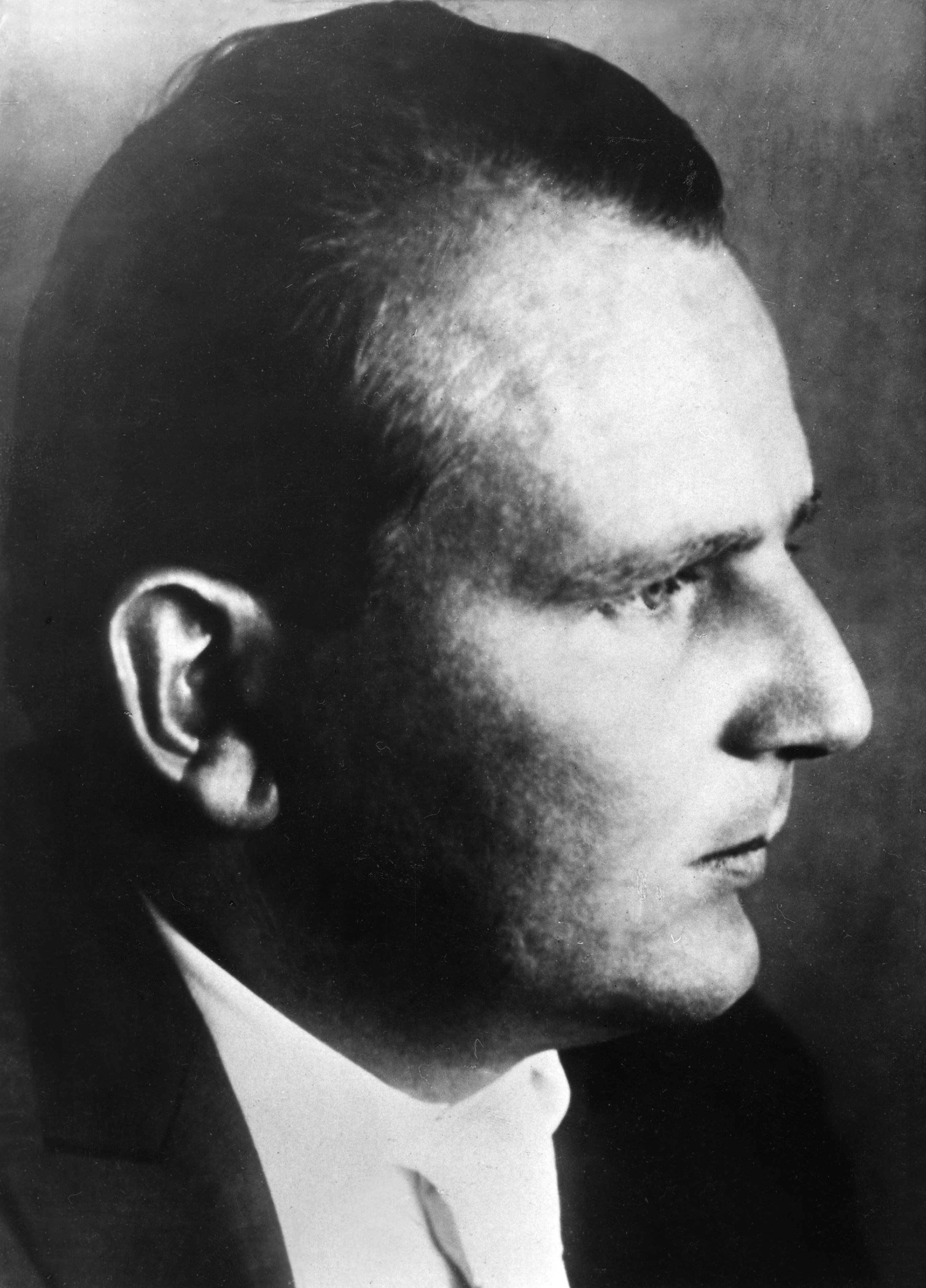 Carlo Mierendorff war SPD-Abgeordneter im Reichstag und stimmte gegen Hitlers Ermächtigungsgesetz.