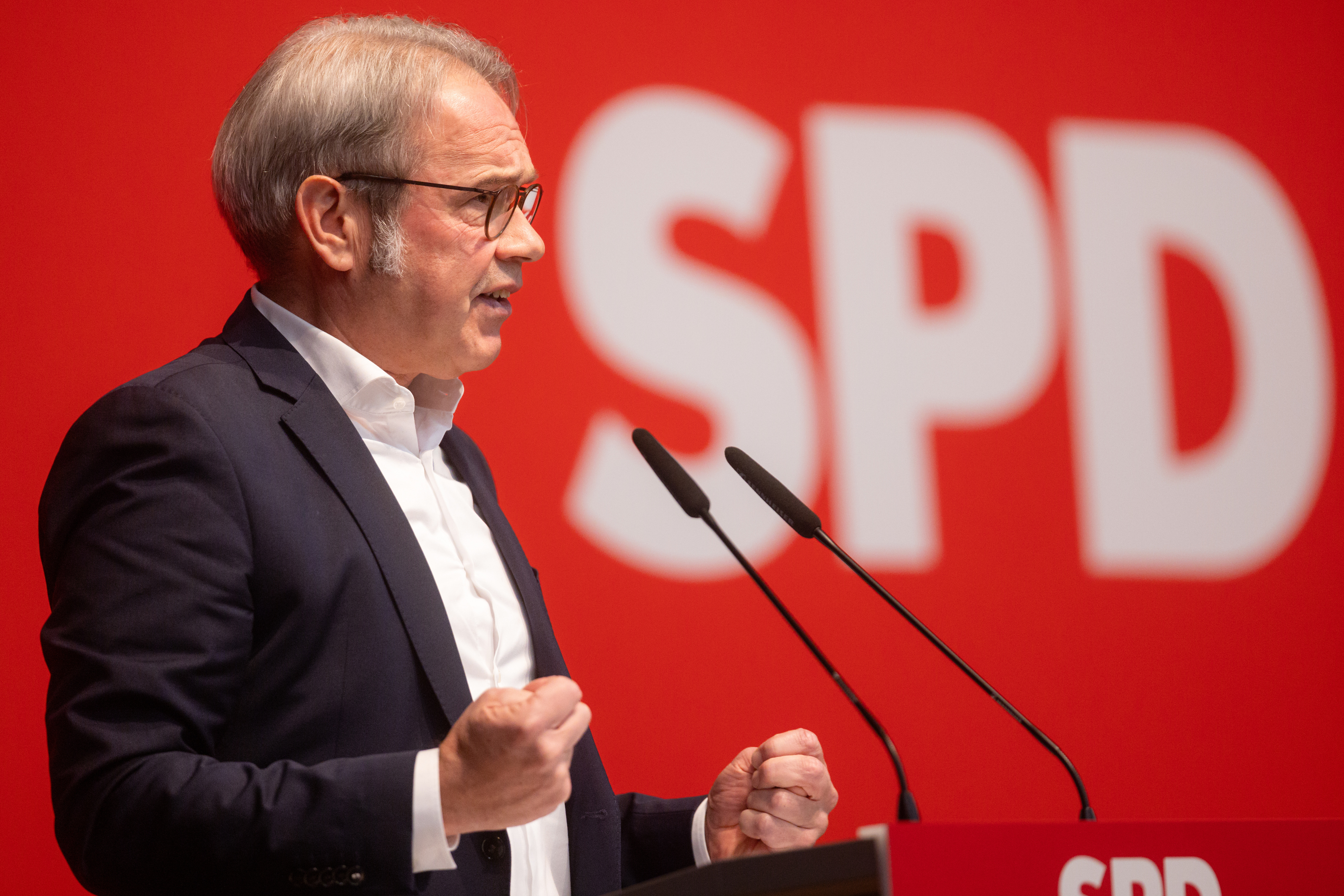 SPD-Spitzenkandidat Georg Maier ruft zur Verteidigung der Demokratie auf