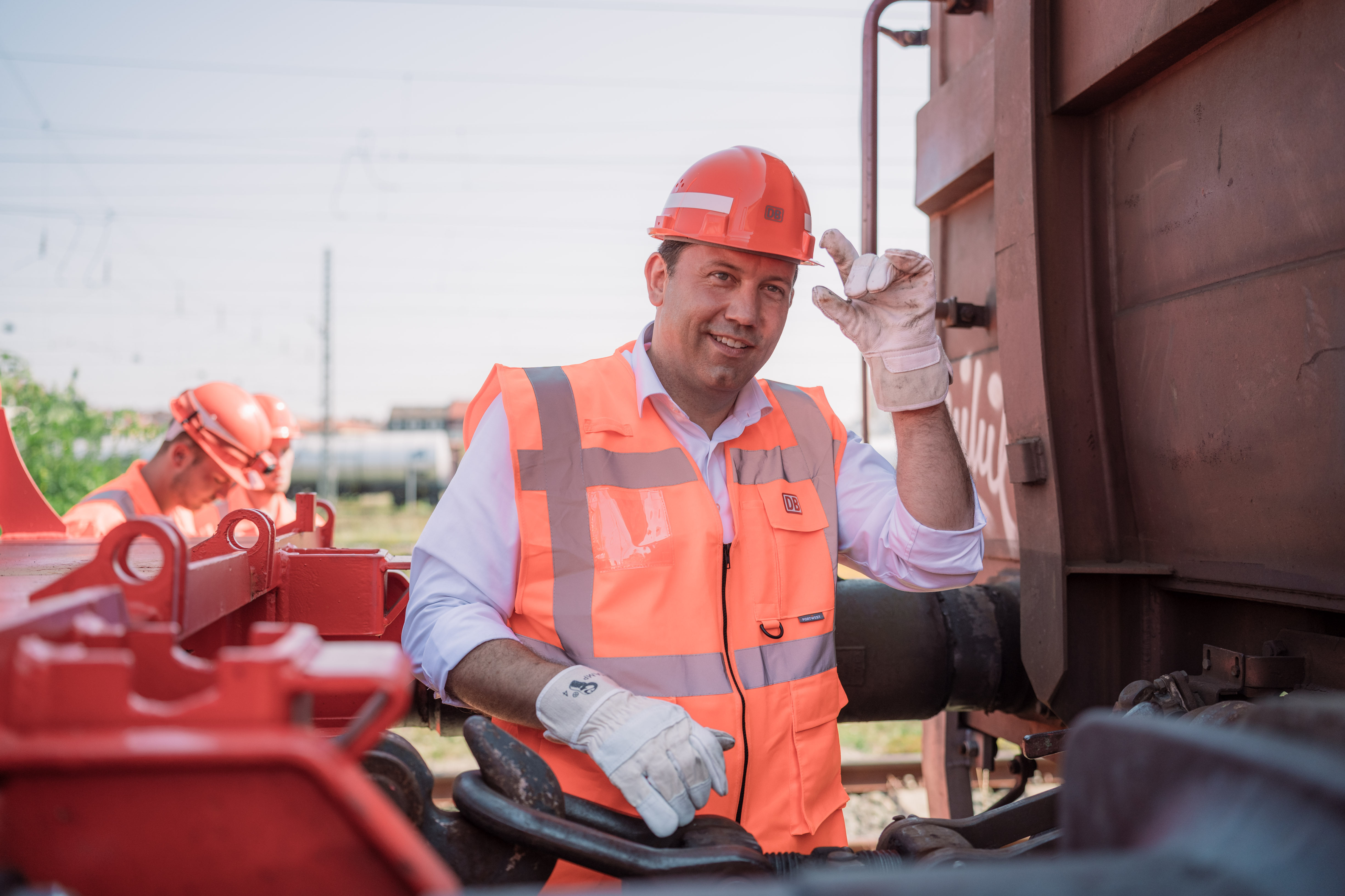 Zu Besuch in der Güterverkehrsstelle in Bamberg: SPD-Chef Lars Klingbeil bei seiner Sommerreise.
