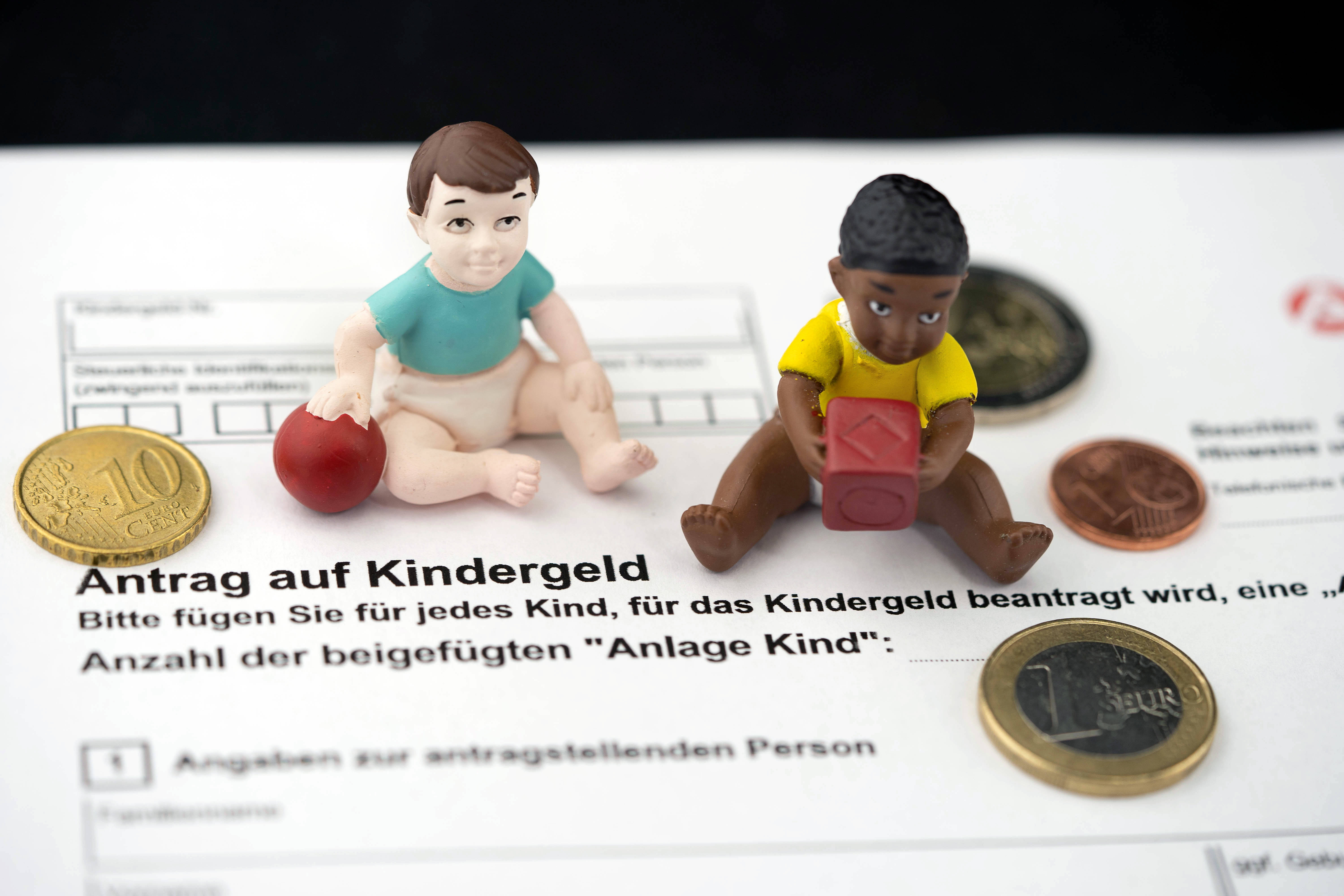 Wenn die Kinderfreibeträge steigen, muss es das Kindergeld auch, fordert SPD-Finanzfachmann Michael Schrodi.