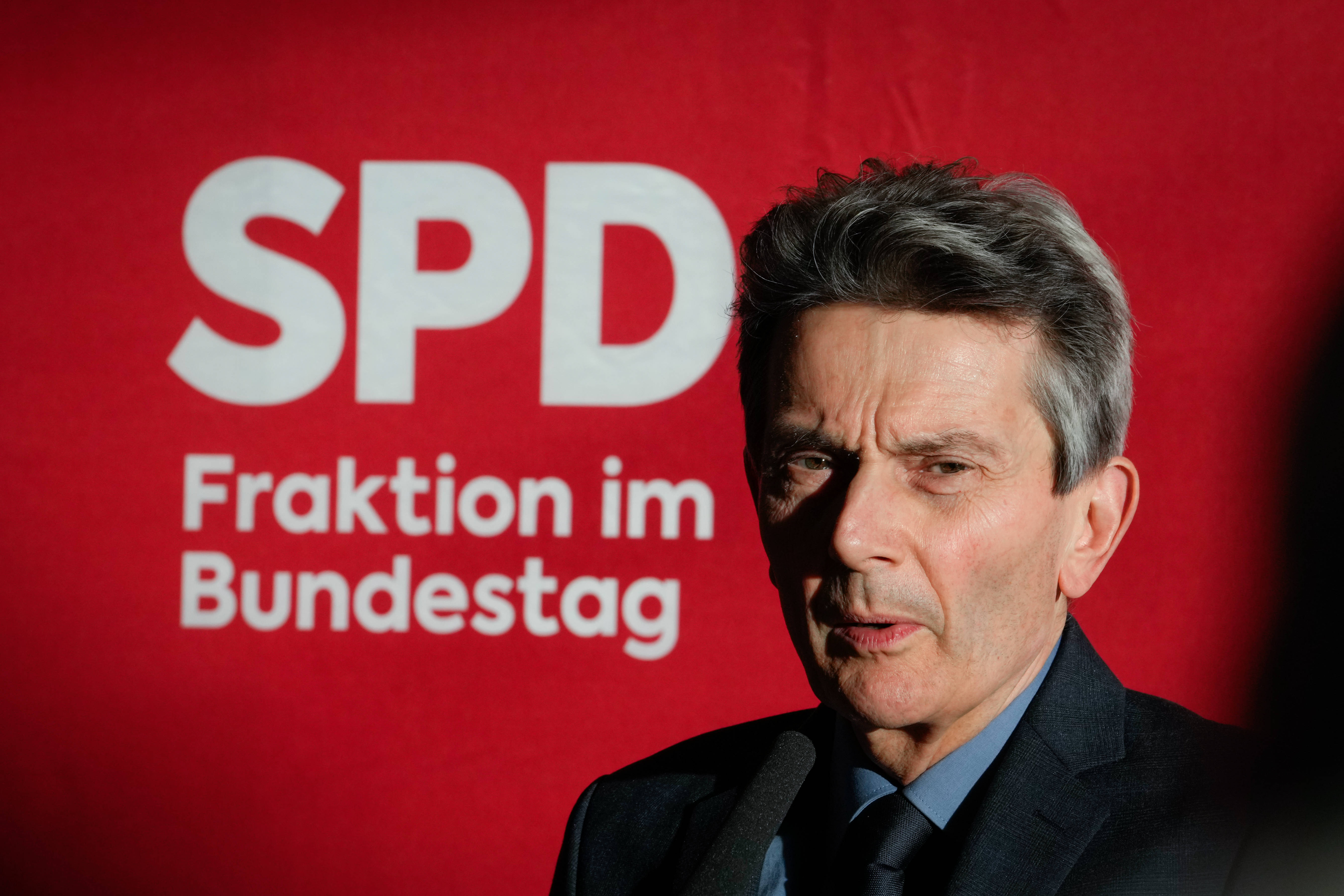 SPD-Fraktionschef Rolf Mützenich zur Jahresauftaktklausur der SPD 2024: Demokratische Parteien müssen sich „vom braunen Sumpf“ der AfD fernhalten.
