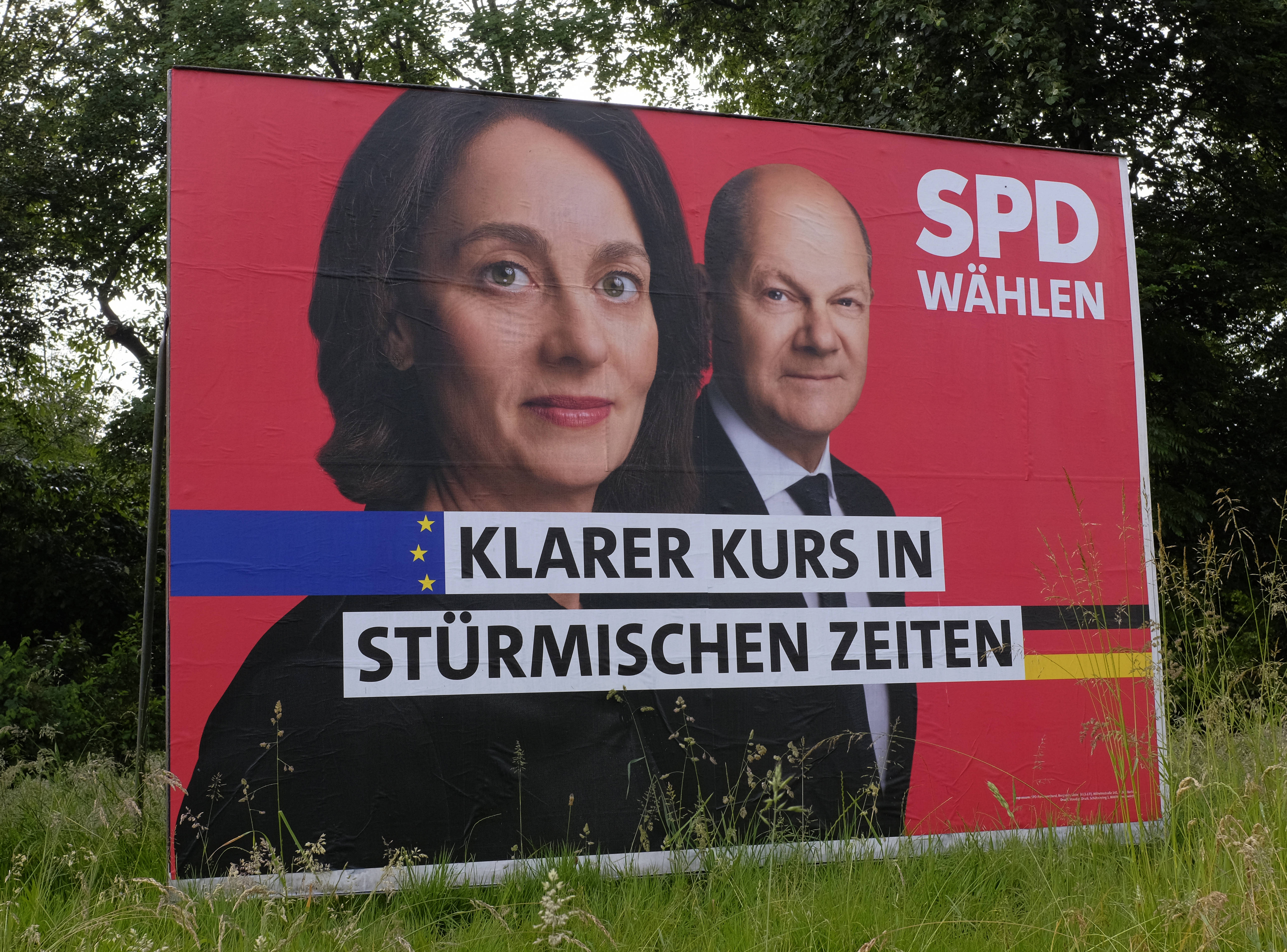 Die Inhalte entscheiden: SPD-Plakat zur Europawahl mit ihrer Spitzenkandidatin Katarina Barley und Bundeskanzler Olaf Scholz