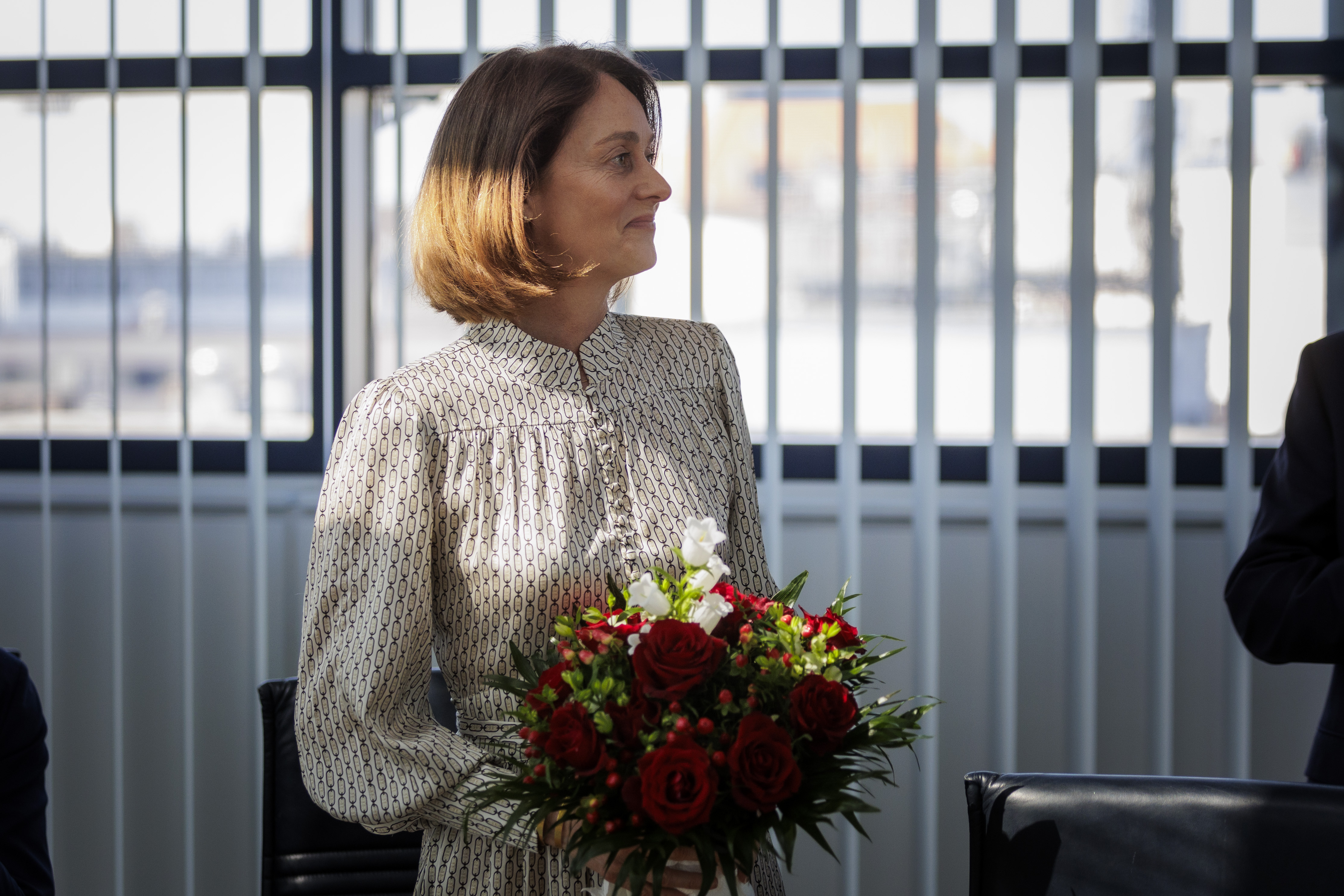 Am Tag nach der Europawahl: SPD-Spitzenkandidat Katarina Barley mit dem obligatorischen Blumenstrauß