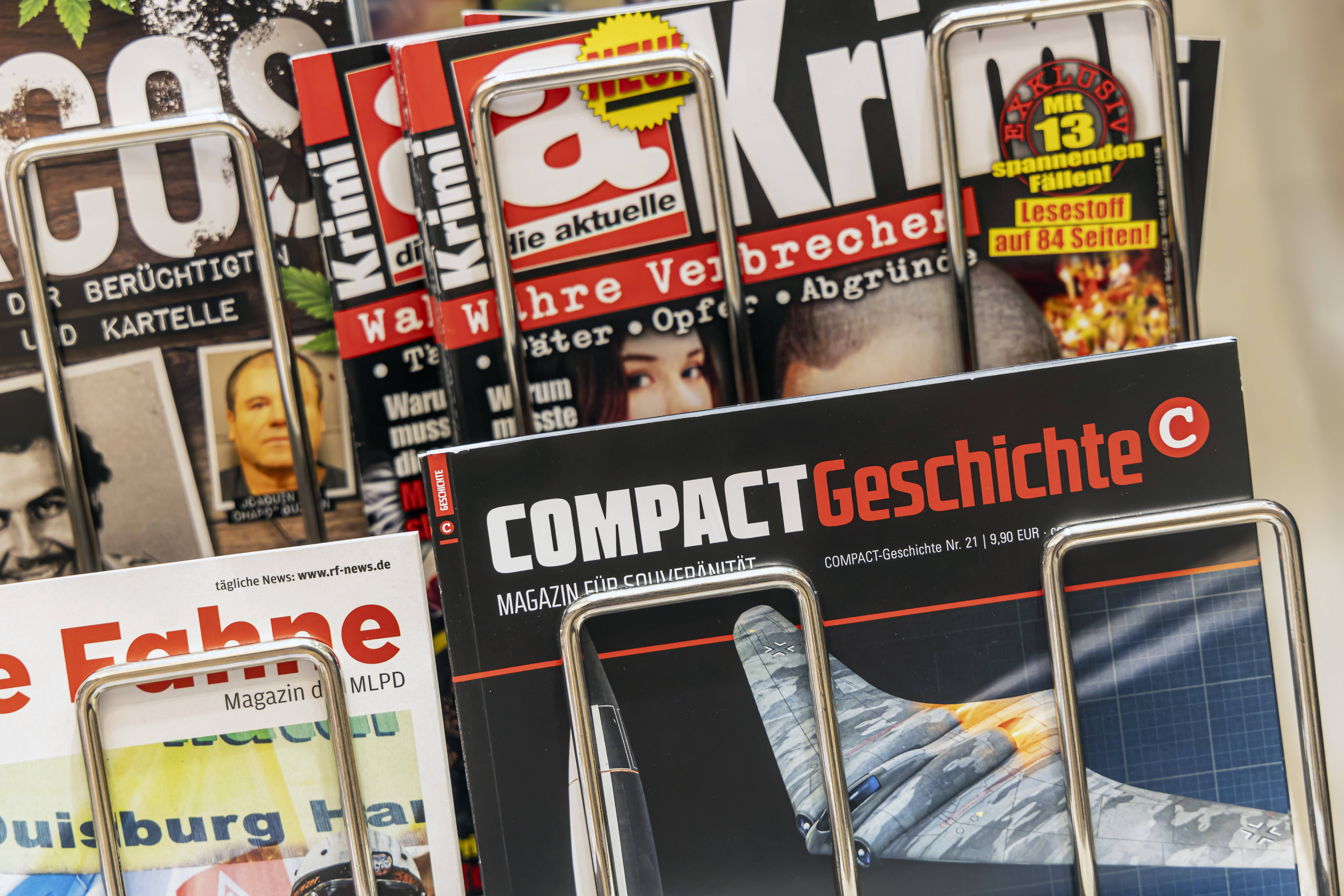 Die Zeitschrift „Compact" liegt im Bahnhofsbuchhandel in Ulm aus.