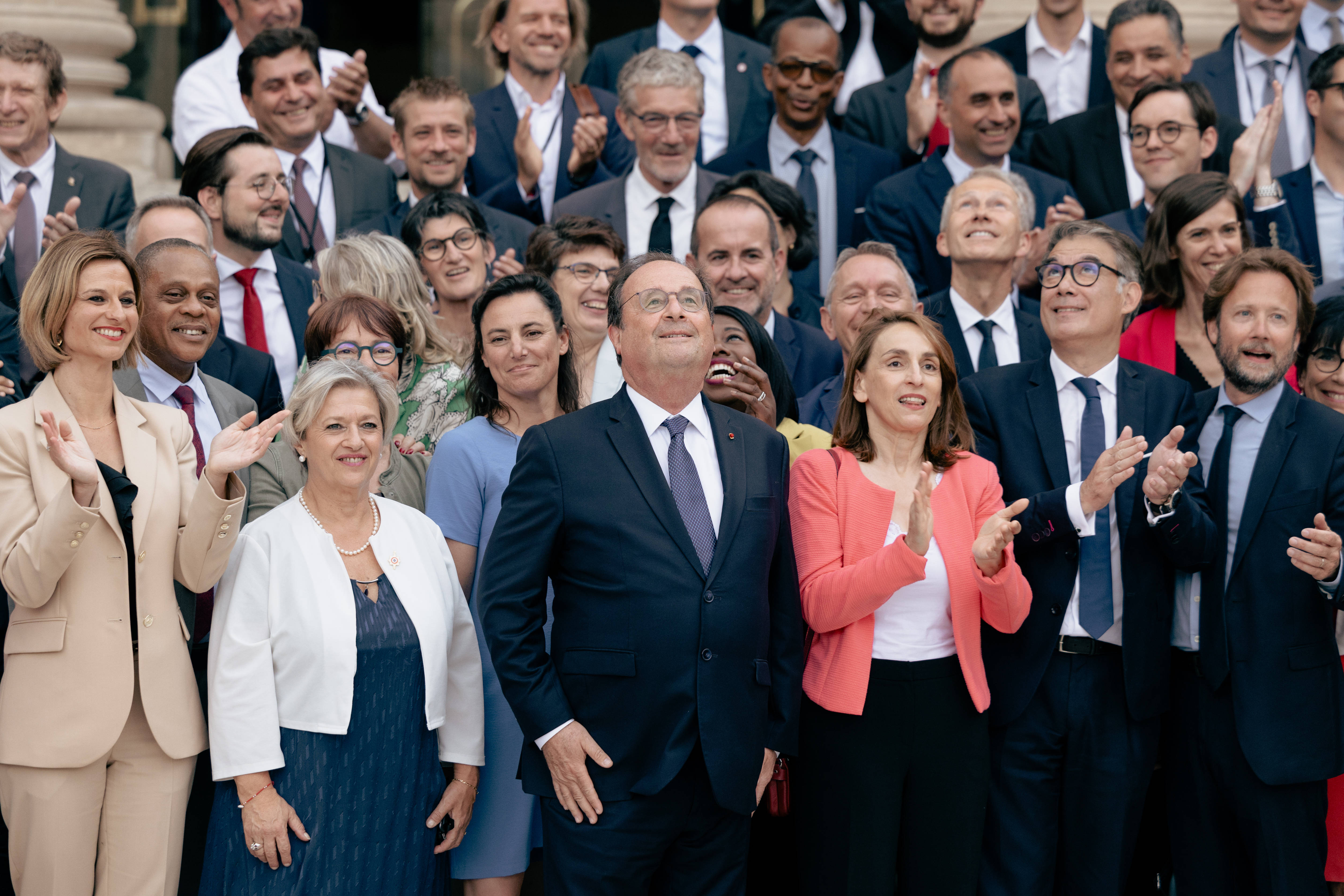 Comeback: Die neu gewählten Abgeordneten der sozialistischen Partei Frankreichs am 9. Juli 2024, unter ihnen der frühere Staatspräsident Francois Hollande (m).