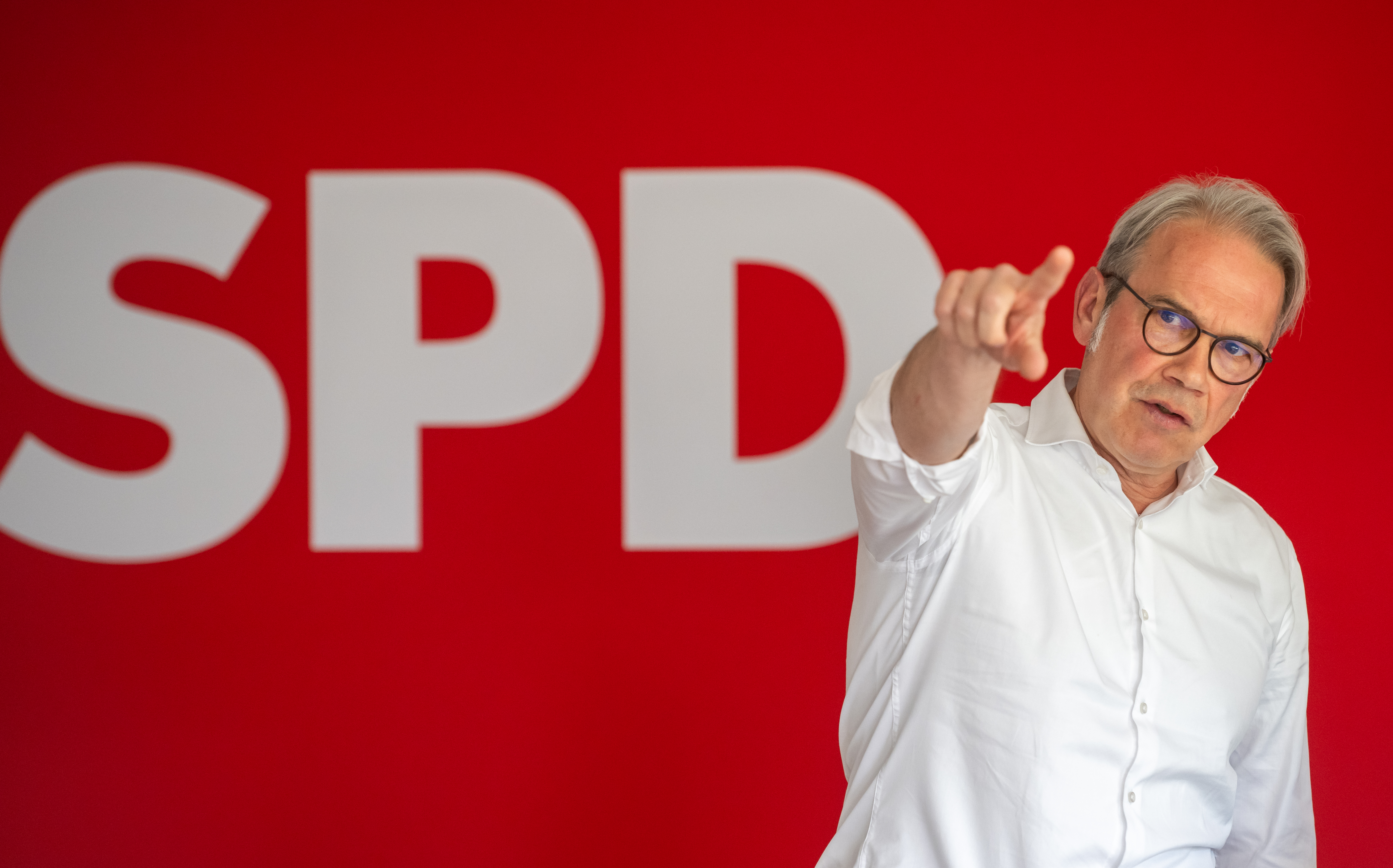 Da geht's lang: SPD-Spitzenkandidat Georg Maier setzt auf einen Erfolg bei der Landtagswahl in Thüringen.