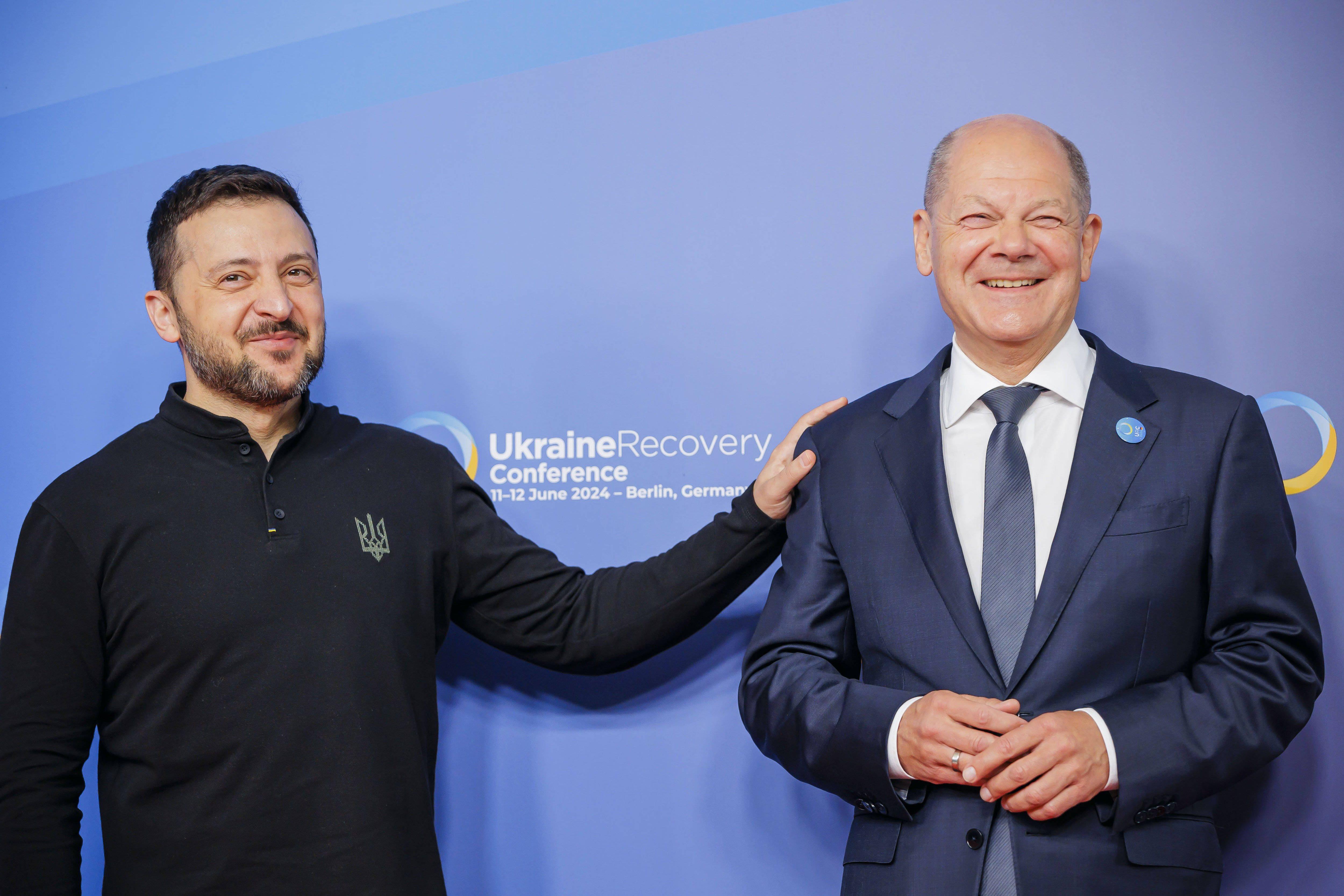 Seit‘ an Seit‘: Bundeskanzler Olaf Scholz (l.) und der ukrainische Präsident Wolodymyr Selenskyj am 11. Juni 2024 auf der Ukraine-Wiederaufbau-Konferenz in Berlin.