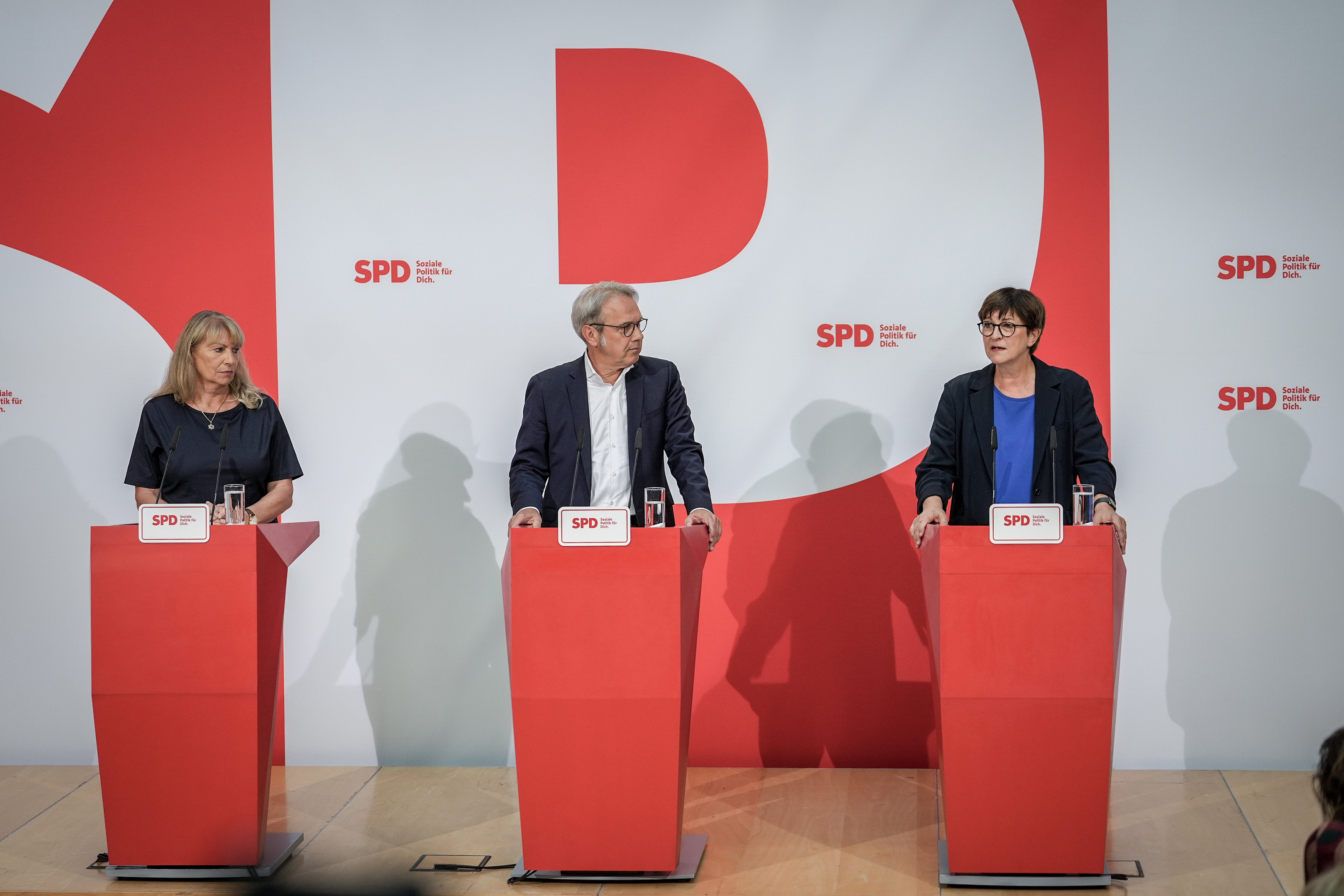 Saskia Esken, Petra Köpping und Georg Maier im Berliner Willy-Brandt-Haus