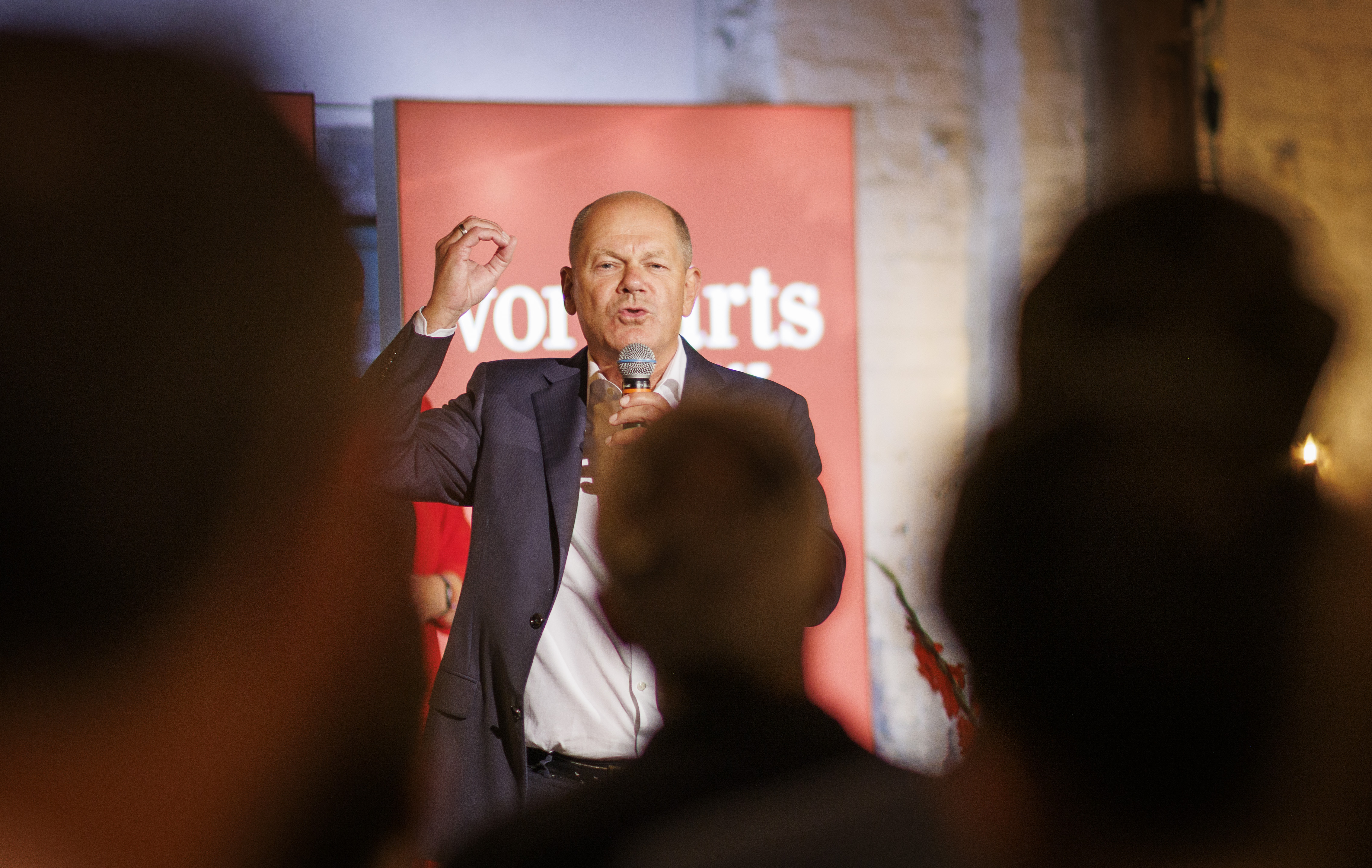 Die knapp 800 Besucher*innen erlebten einen kämpferischen Bundeskanzler Olaf Scholz beim vorwärts-Sommerfest.