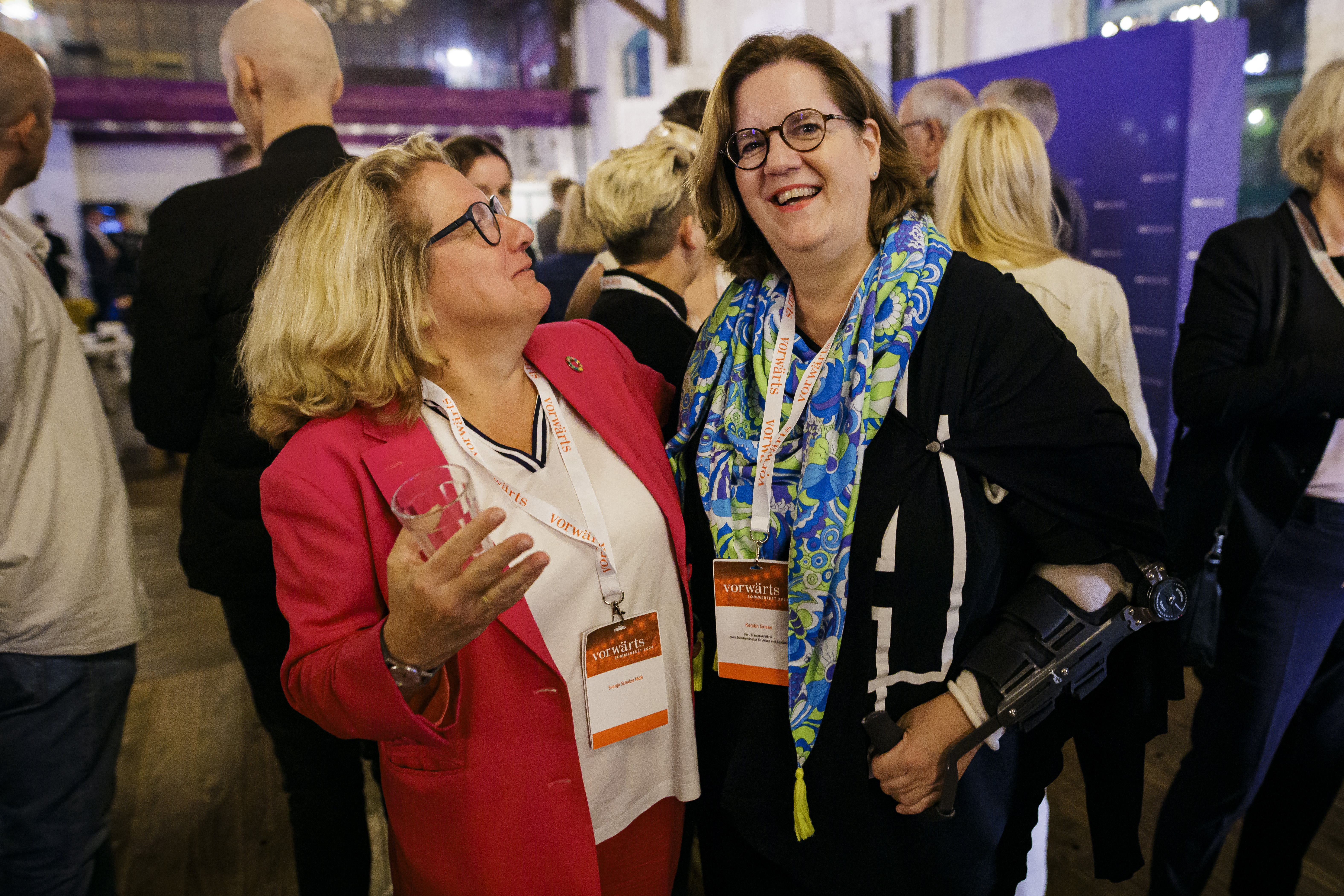 Sozialdemokratinnen aus Nordrhein-Westfalen unter sich: Entwicklungsministerin Svenja Schulze (l.) und Kerstin Griese, Parlamentarische Staatssekretärin im Bundesarbeitsministerium.