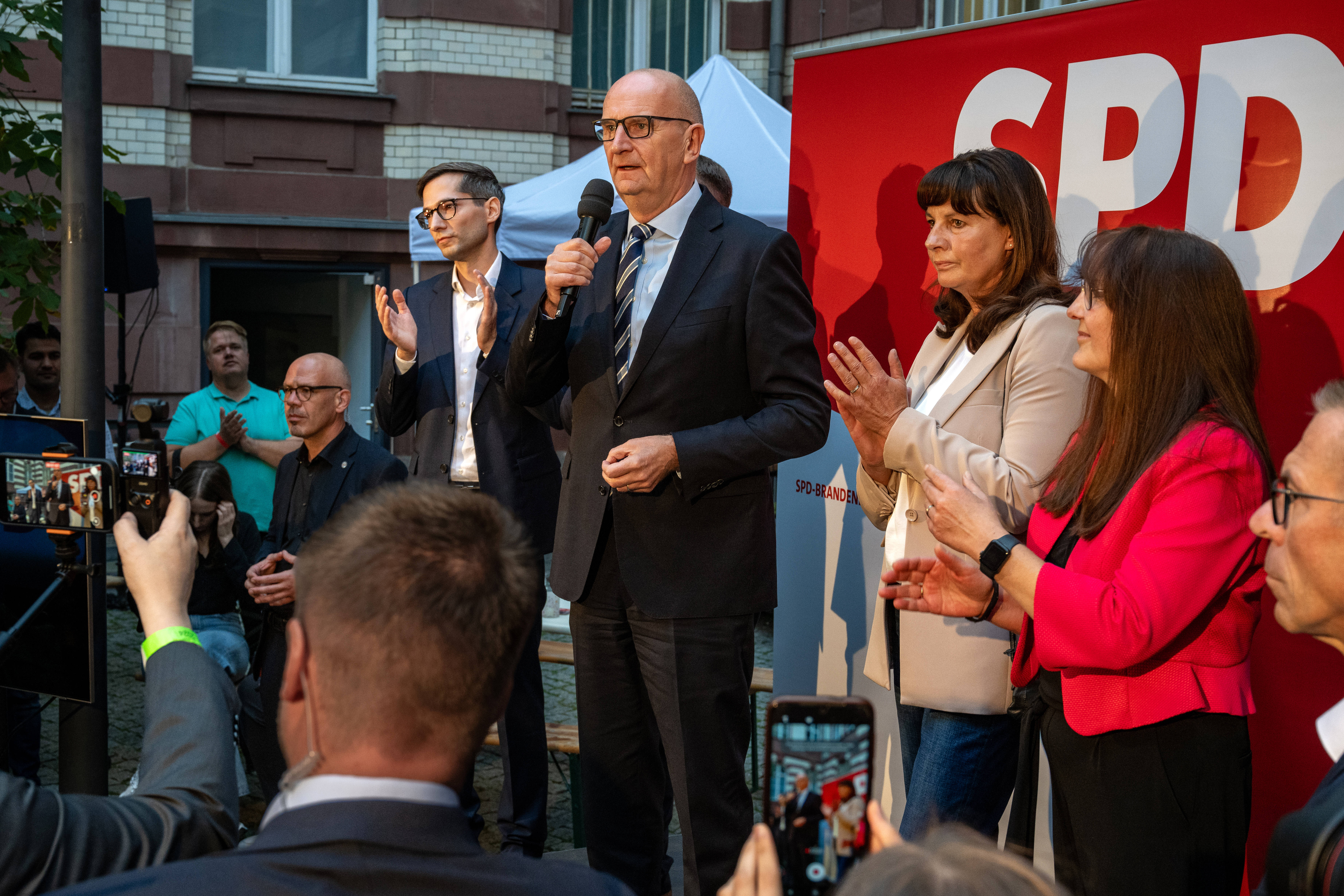 Umjubelter Sieger: Ministerpräsident Dietmar Woidke auf der SPD-Wahlparty in Potsdam