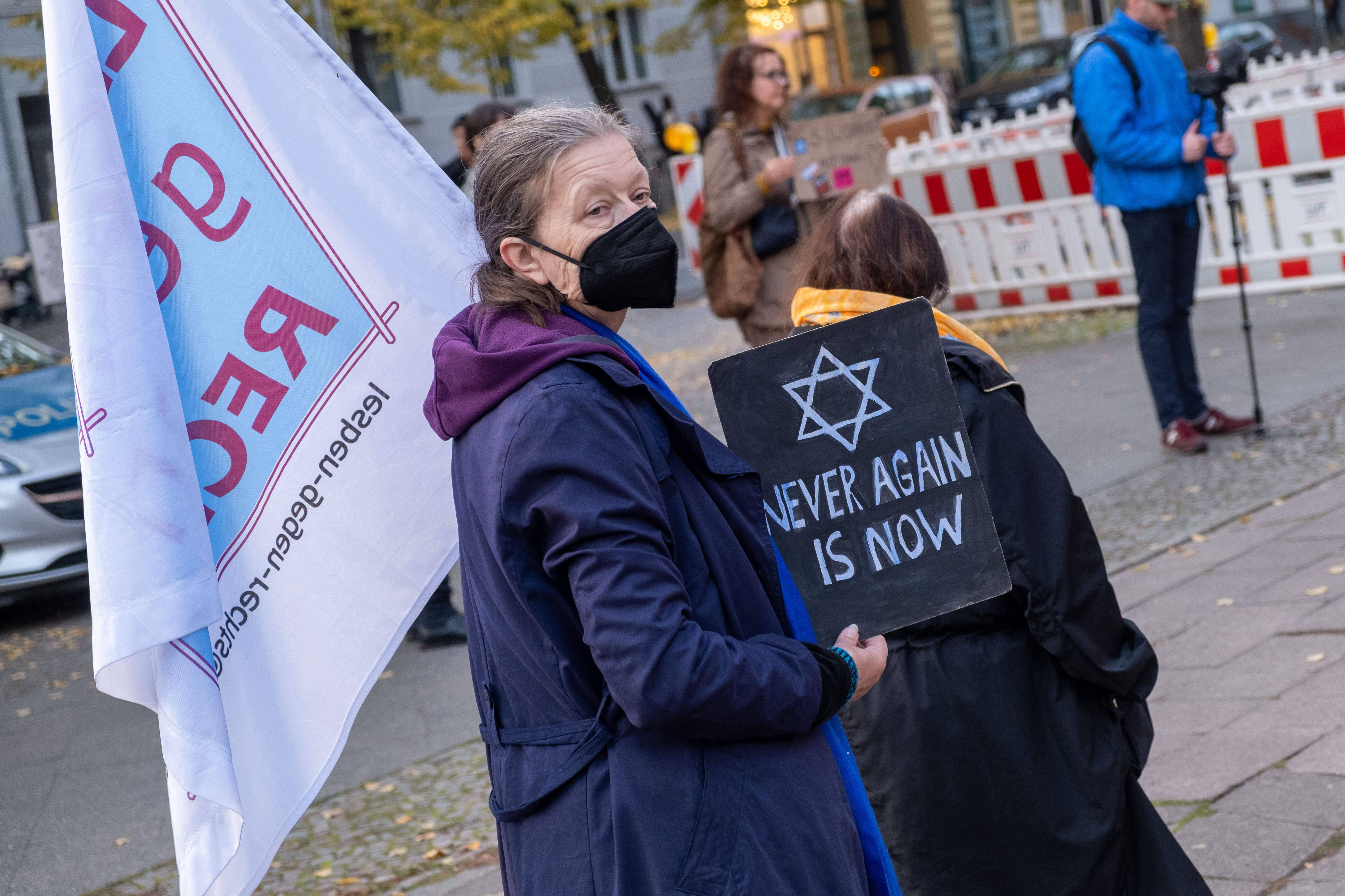 Mahnwache gegen Antisemitismus in Berlin