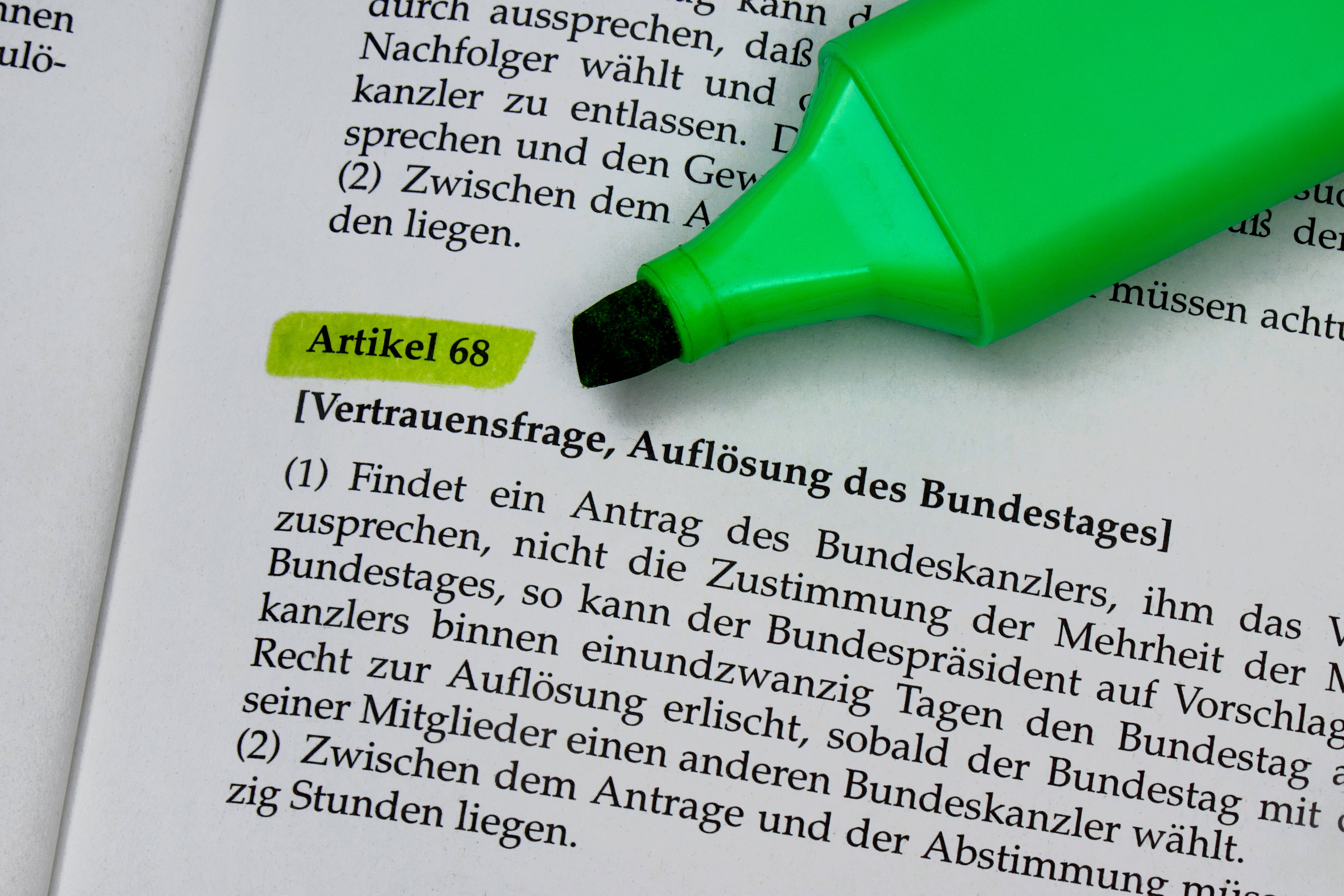 Hohe Hürden: Das Grundgesetz regelt, unter welchen Bedingungen der Bundestag aufgelöst werden kann.