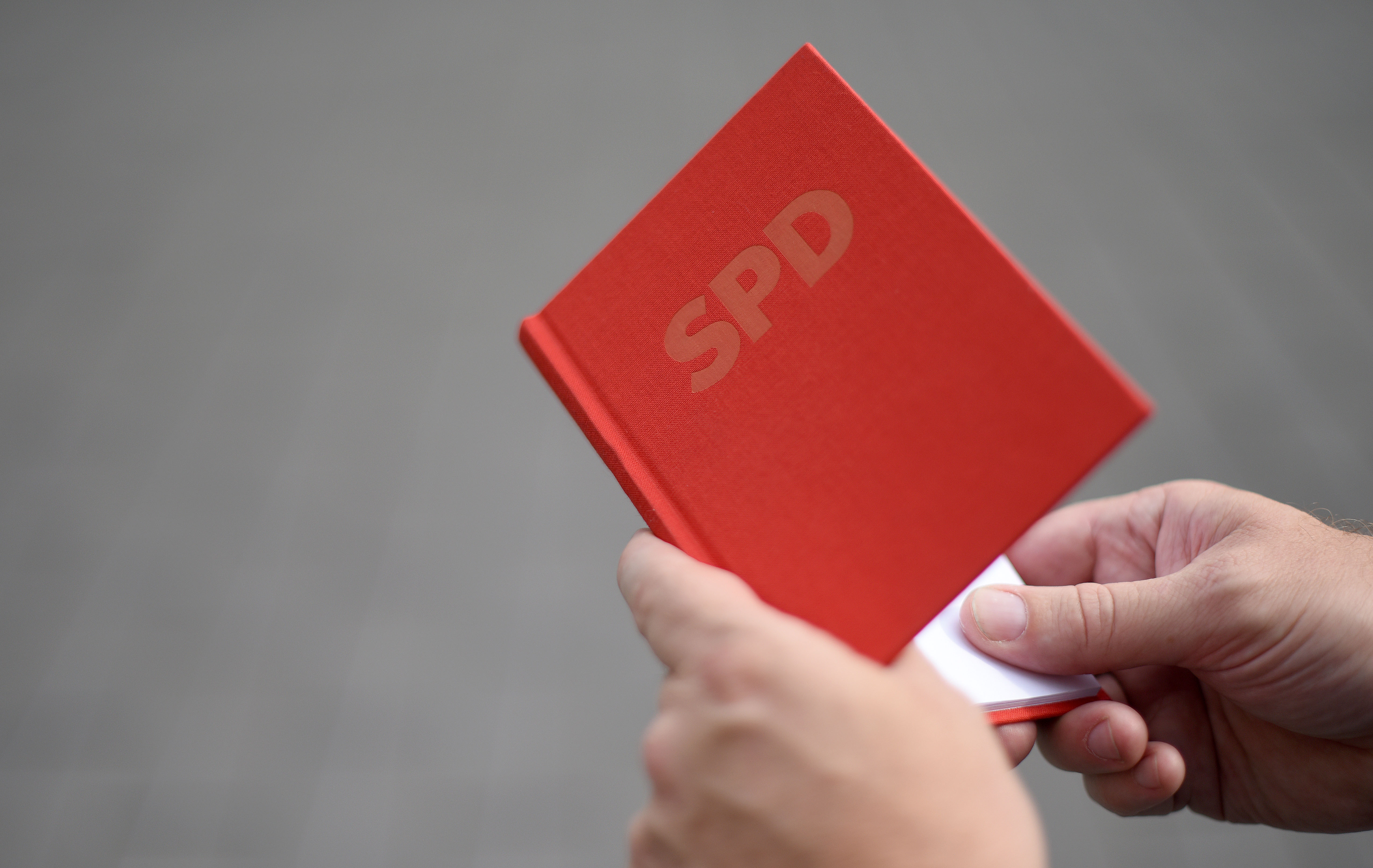 Begehrtes Gut Parteibuch: Seit dem Ampel-Aus sind mehrere tausend Menschen neu in die SPD eingetreten.