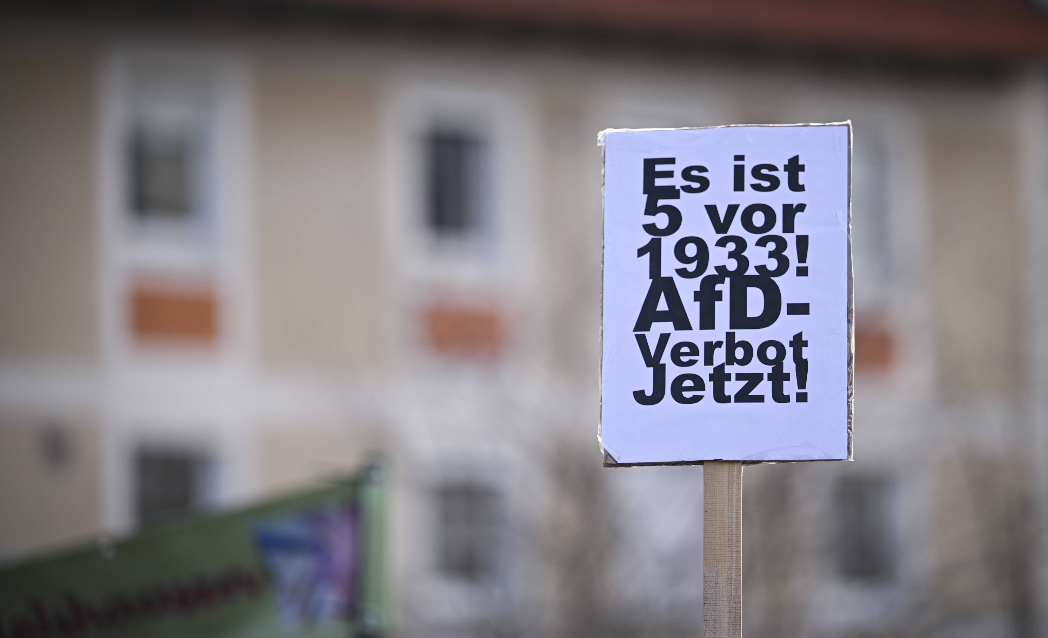 Bevor es zu spät ist: Die SPD-Basis unterstützt ein AfD-Verbotsverfahren.