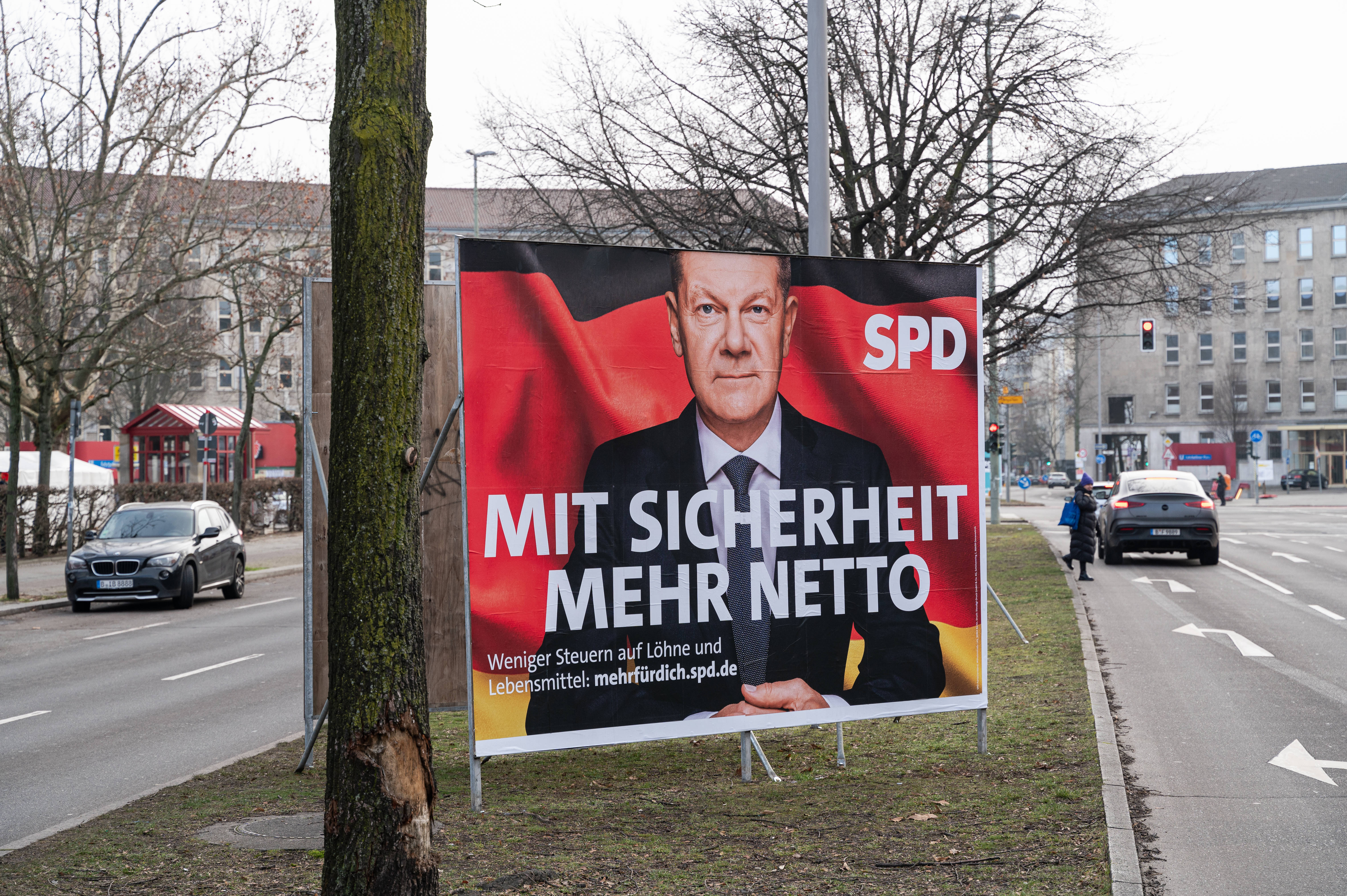 Mehr Netto verspricht die SPD im Wahlkampf: Eine Studie zeigt nun, wer von den Plänen besonders profitiert.