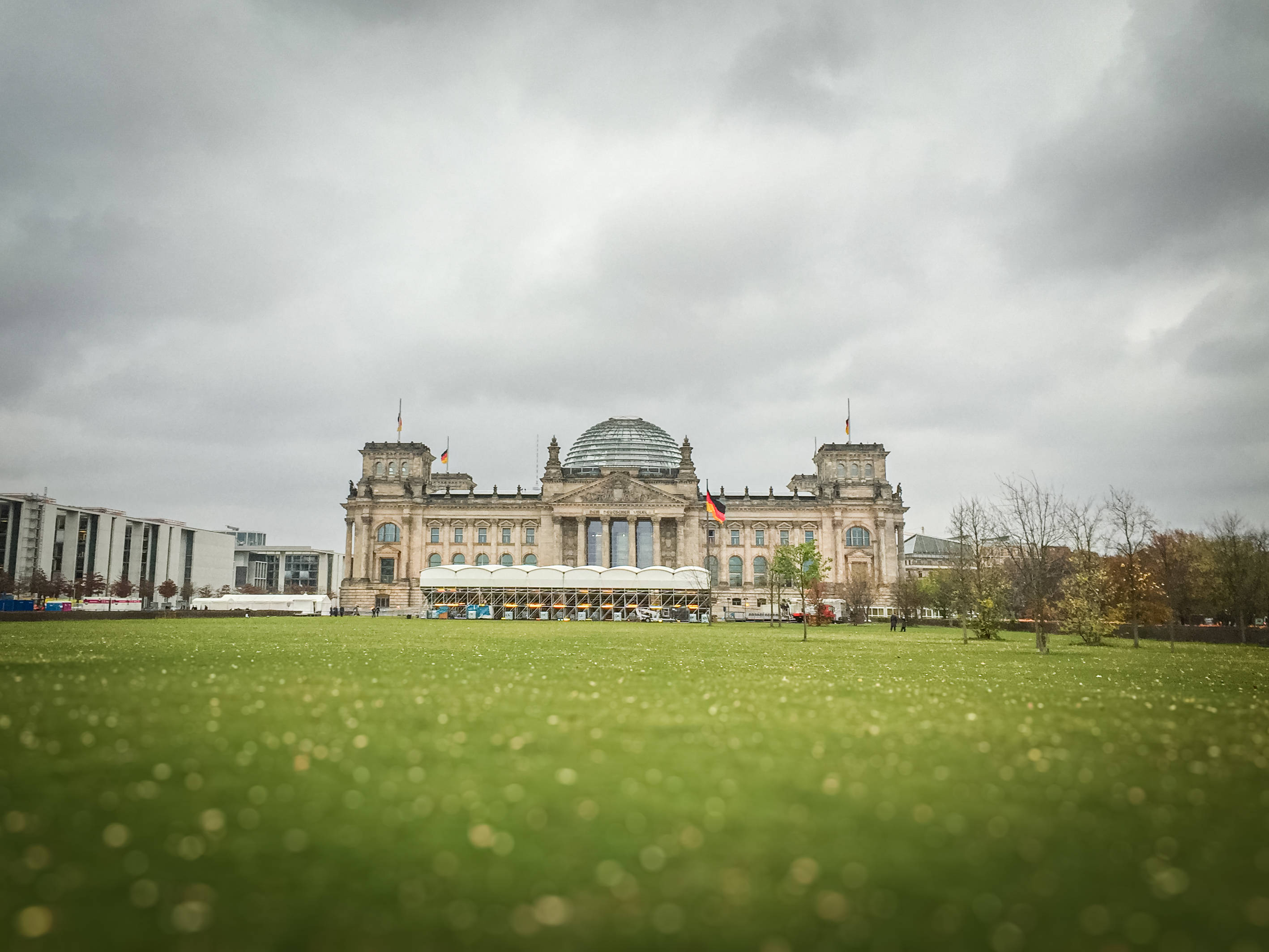 Der künftige Bundestag könnte deutlich älter und männlicher werden.