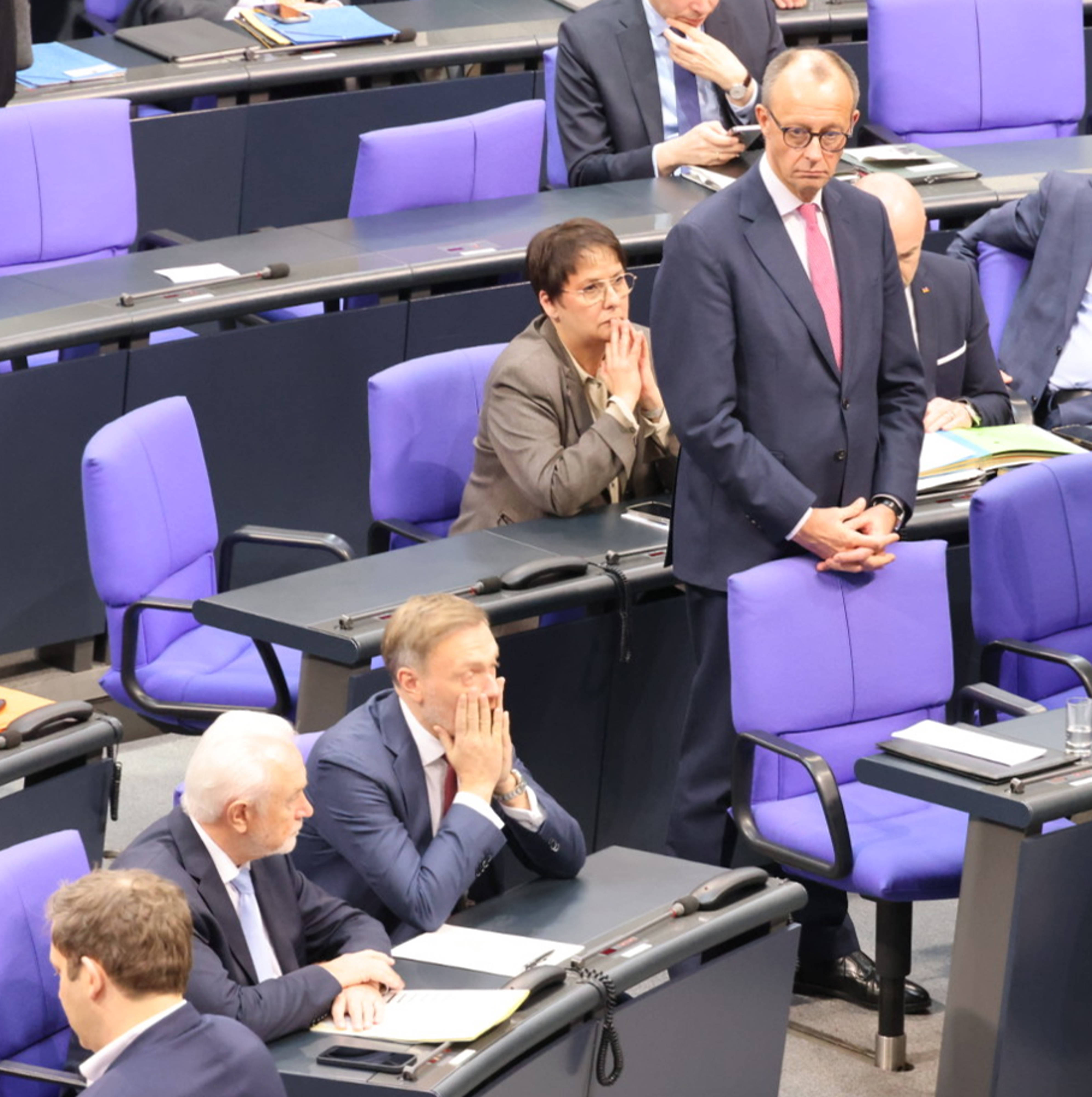 Friedrich Merz ist mit seinem kontroversen Gesetz im Bundestag gescheitert.