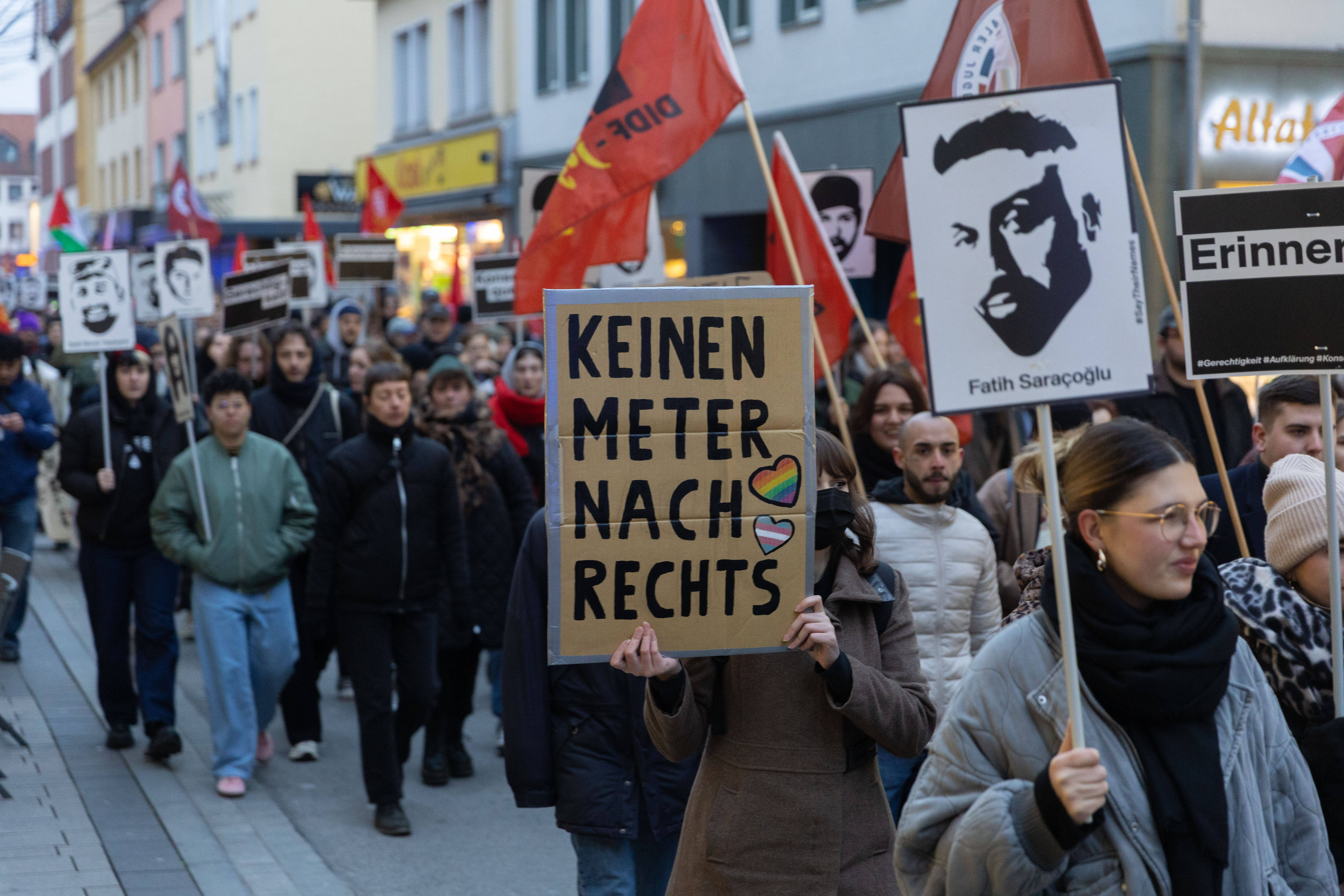 Zum fünften Jahrestag: Etwa 1.000 Menschen gedenken in Hanau der Opfer des rechtsterroristischen Anschlags vom 19. Februar 2020.