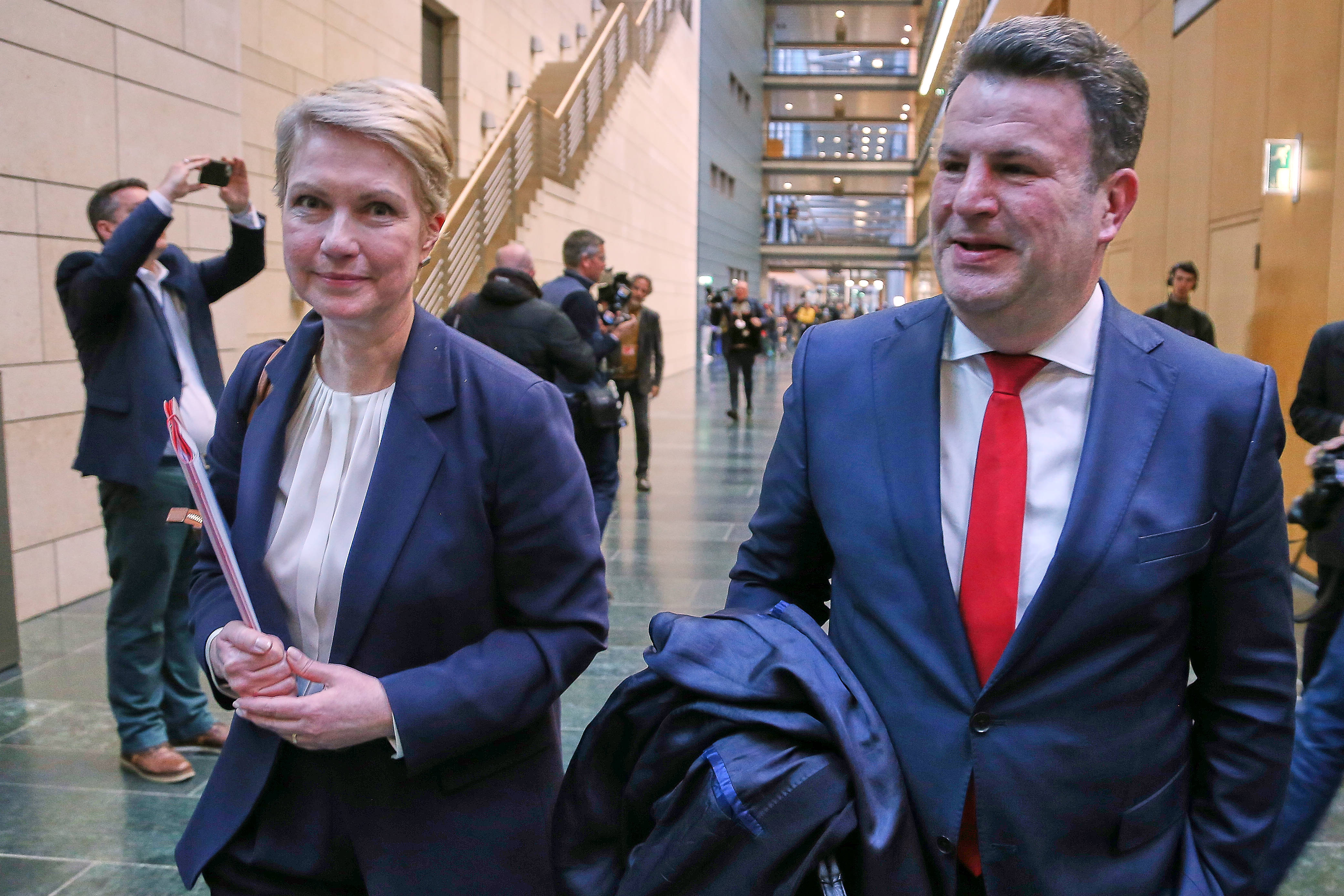 Konstruktive Atmosphäre beim ersten Sondierungsgespräch von SPD und Union: Manuela Schwesig und Hubertus Heil