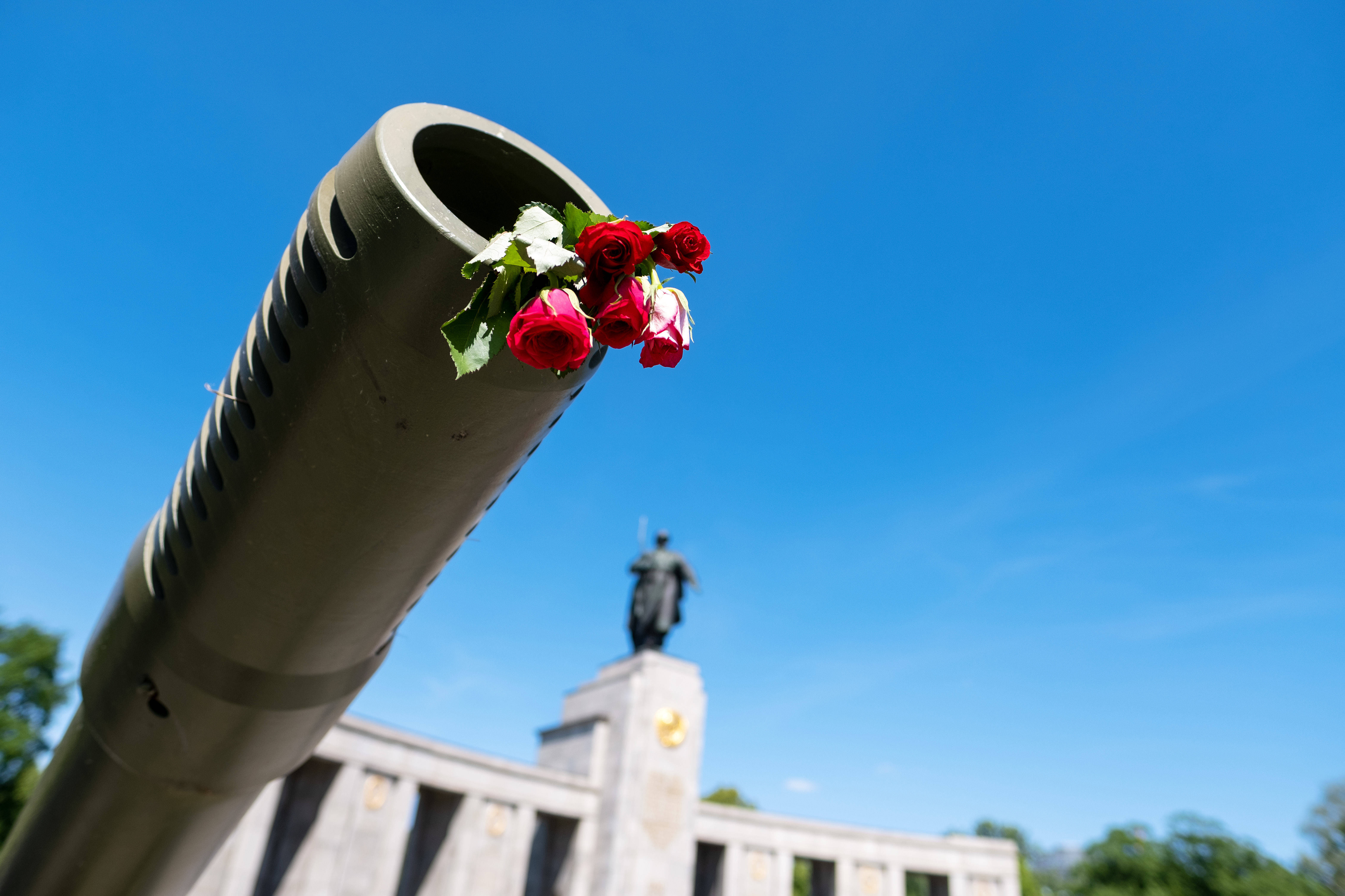 Weltkriegsgedenken am sowjetischen Ehrenmal in Berlin: Der Zweite Weltkrieg war nicht für jeden am 8. Mai 1945 vorbei.