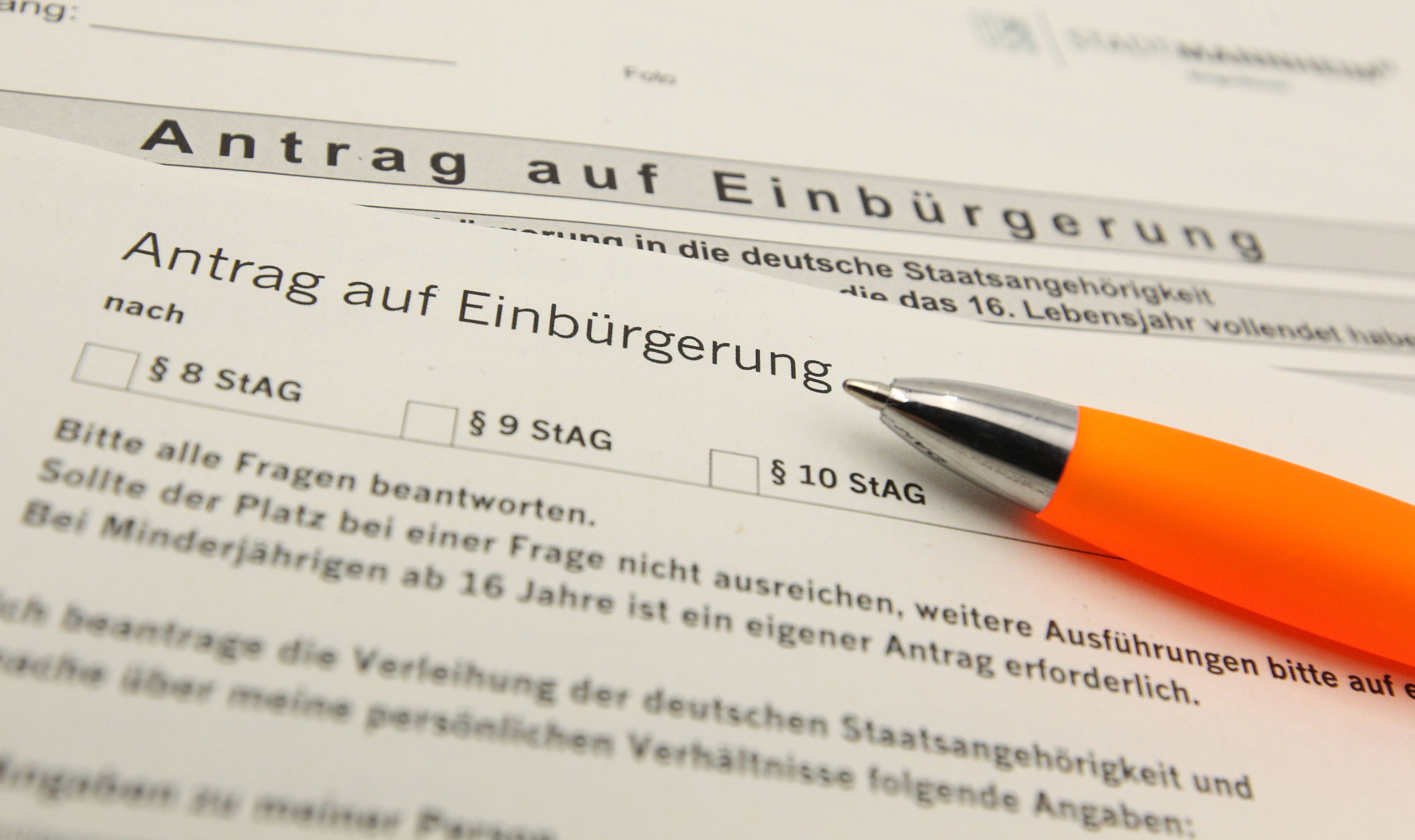 Einbürgerungen sind nach wie vor mit viel Bürokratie verbunden.