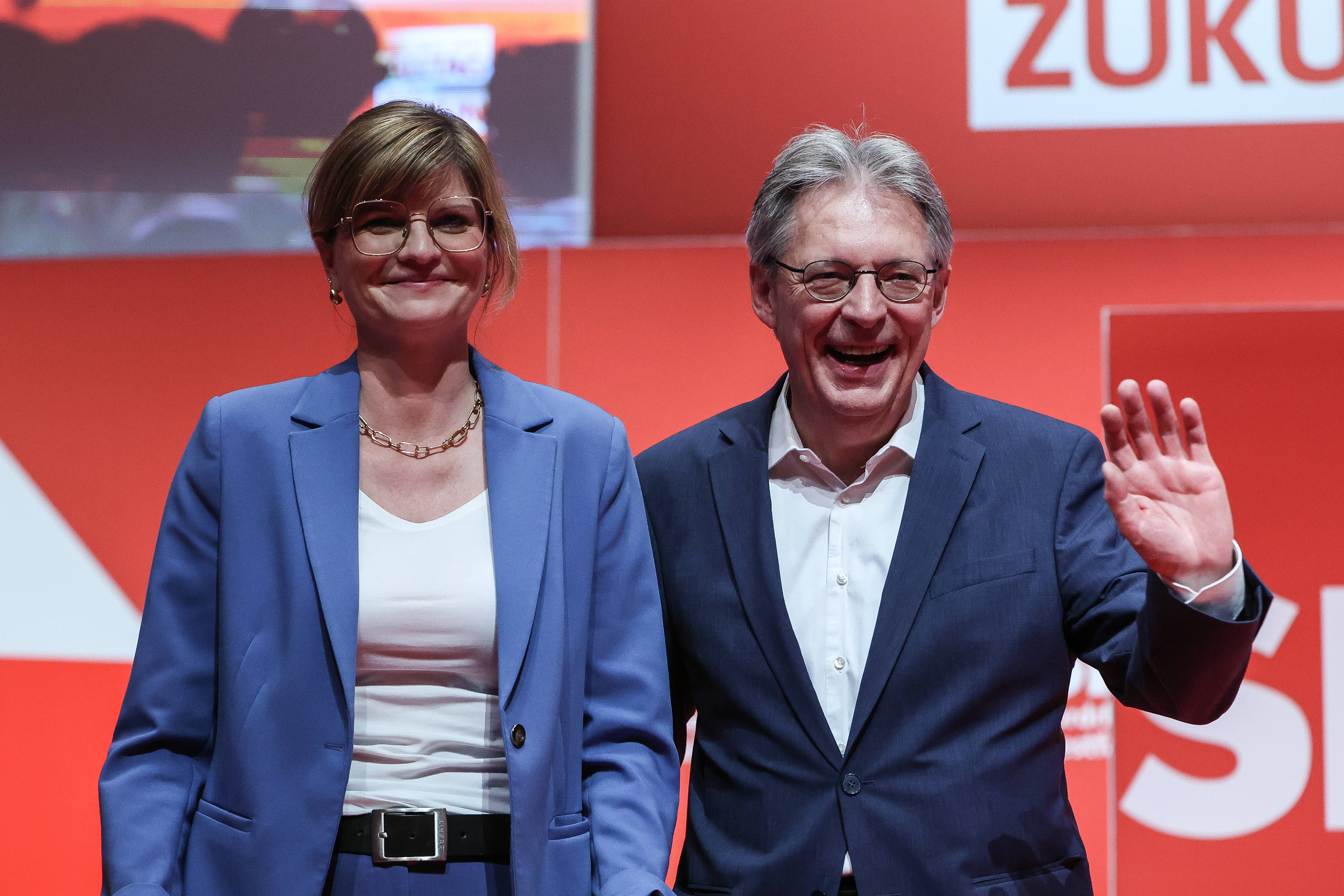 Sarah Philipp und Achim Post wurden in ihrem Amt als Parteivorsitzende der NRW-SPD bestätigt.
