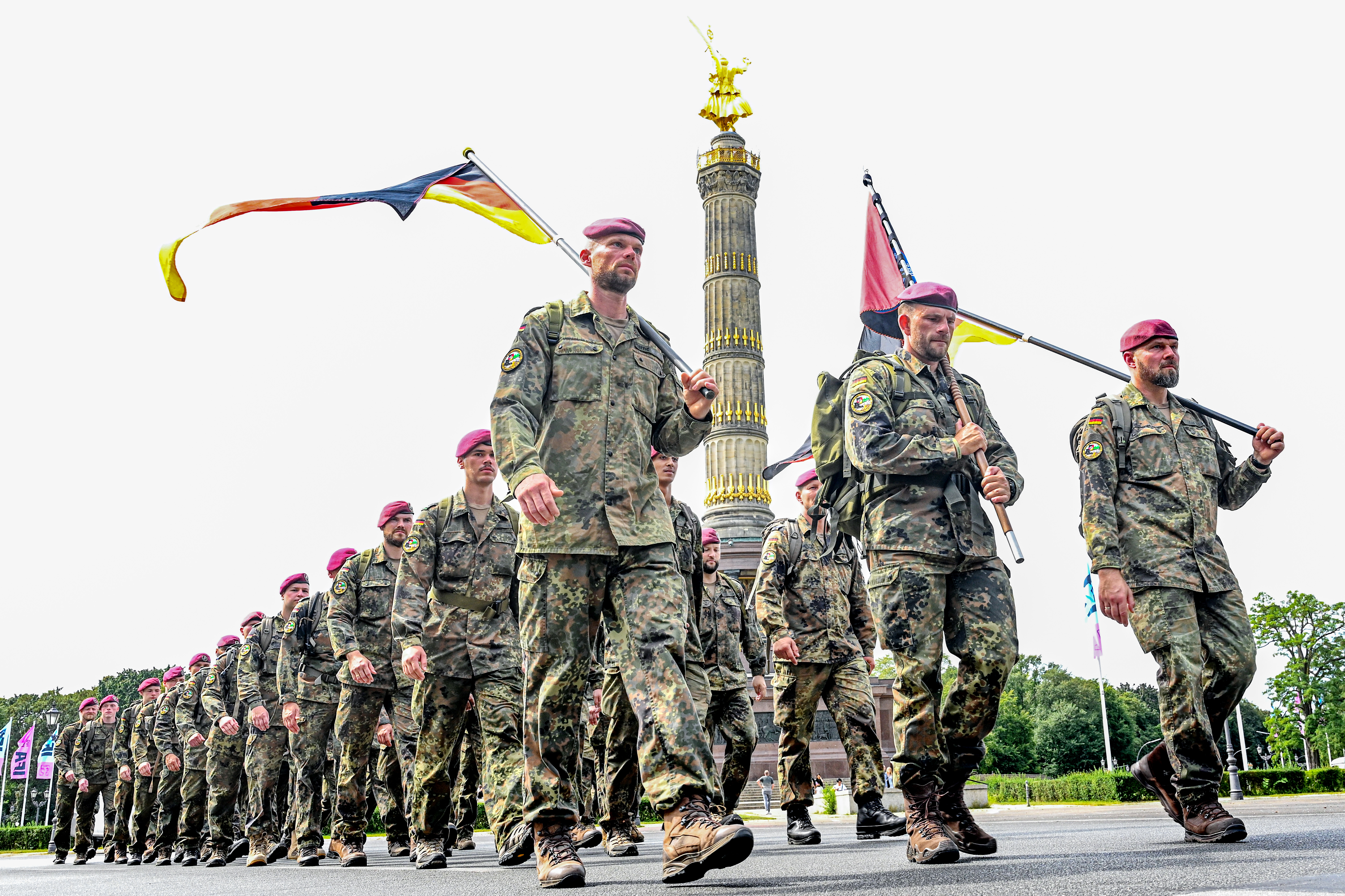 Staatsbürger in Uniform: Bundeswehrsoldaten bei einem Gedenkmarsch für die 117 im Einsatz gefallenen Kameraden 2024 in Berlin. 