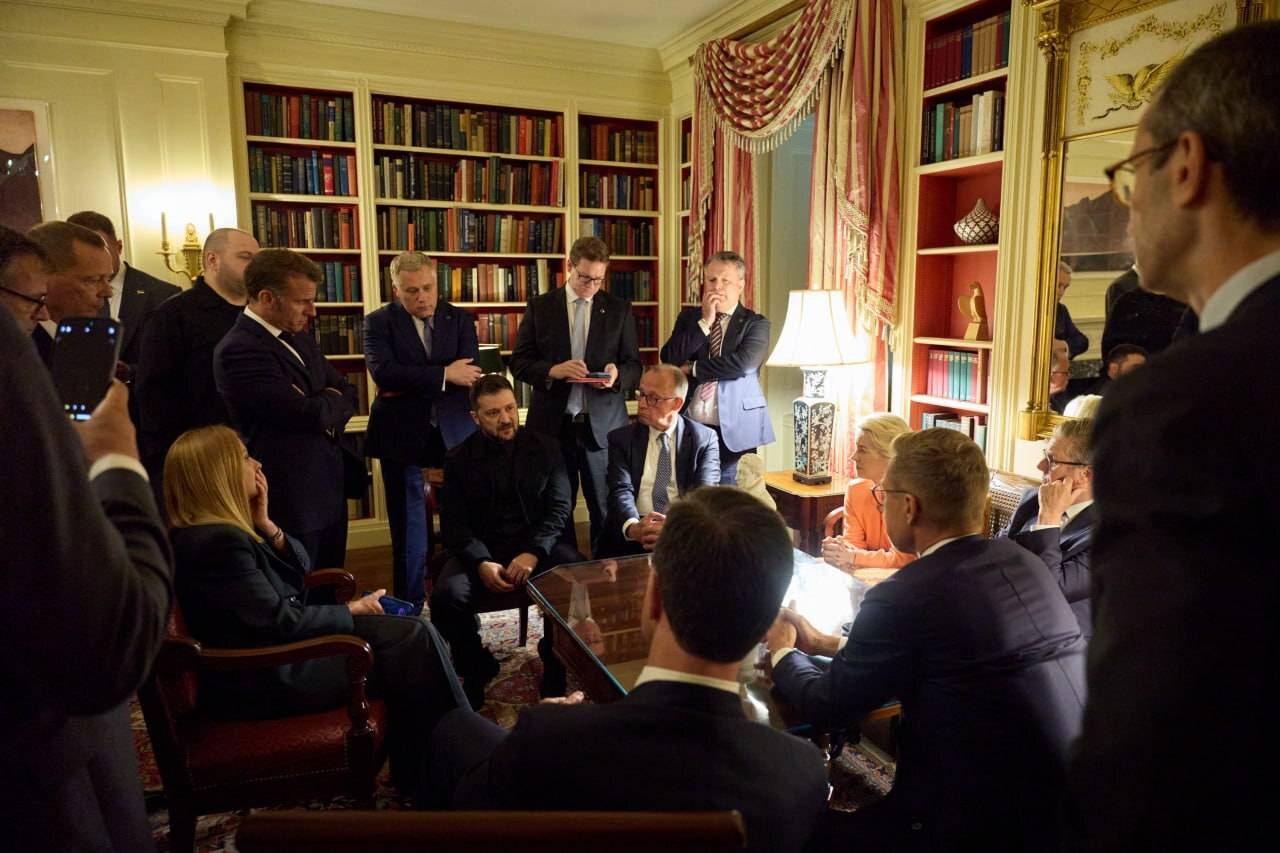 Gipfel im Weißen Haus: der ukrainische Präsident Selenskyj mit europäischer Unterstützung zu Besuch bei US-Präsident Trump