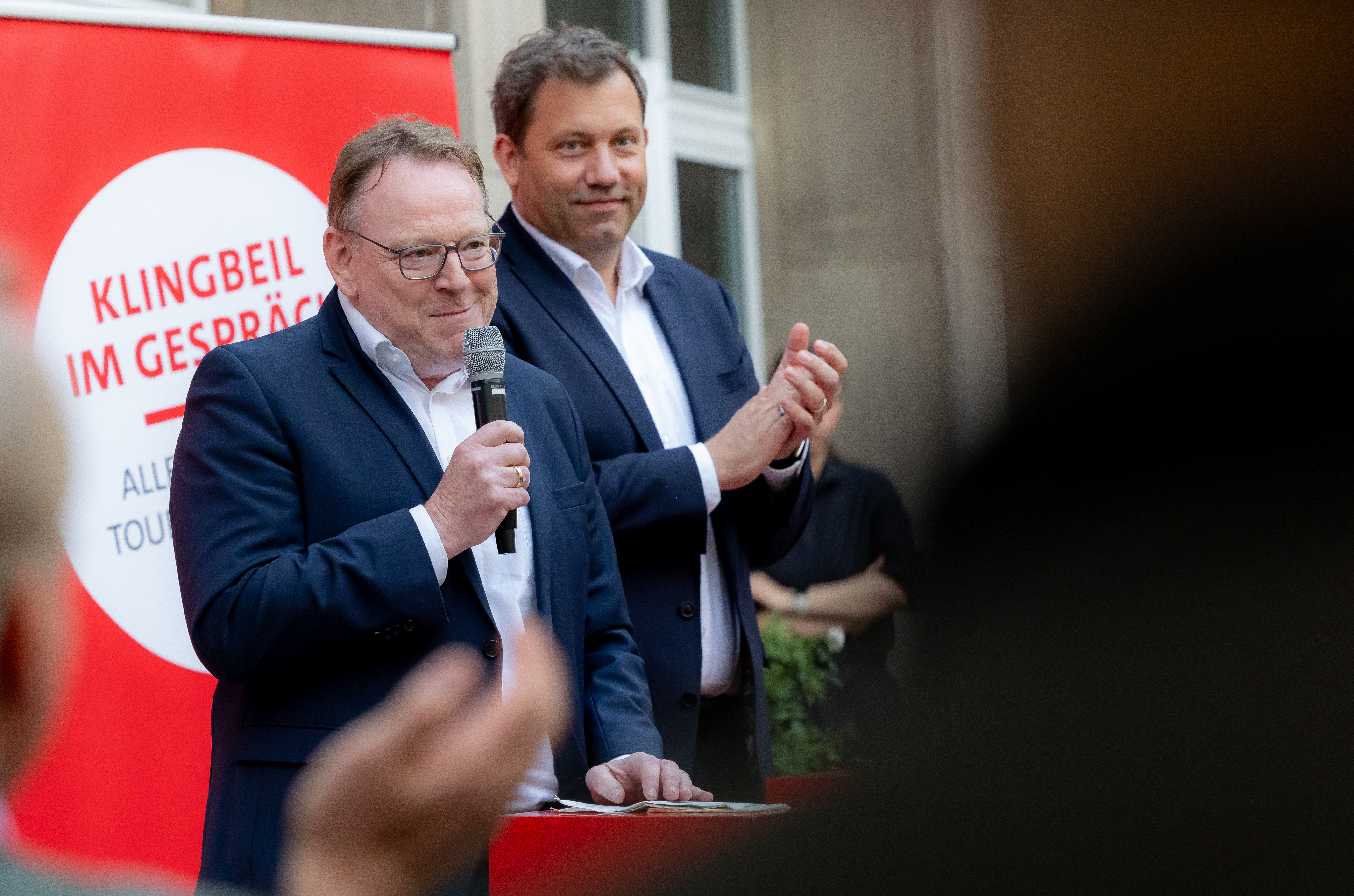 Torsten Burmester und Lars Klingbeil bei einer gemeinsamen Veranstaltung in Köln