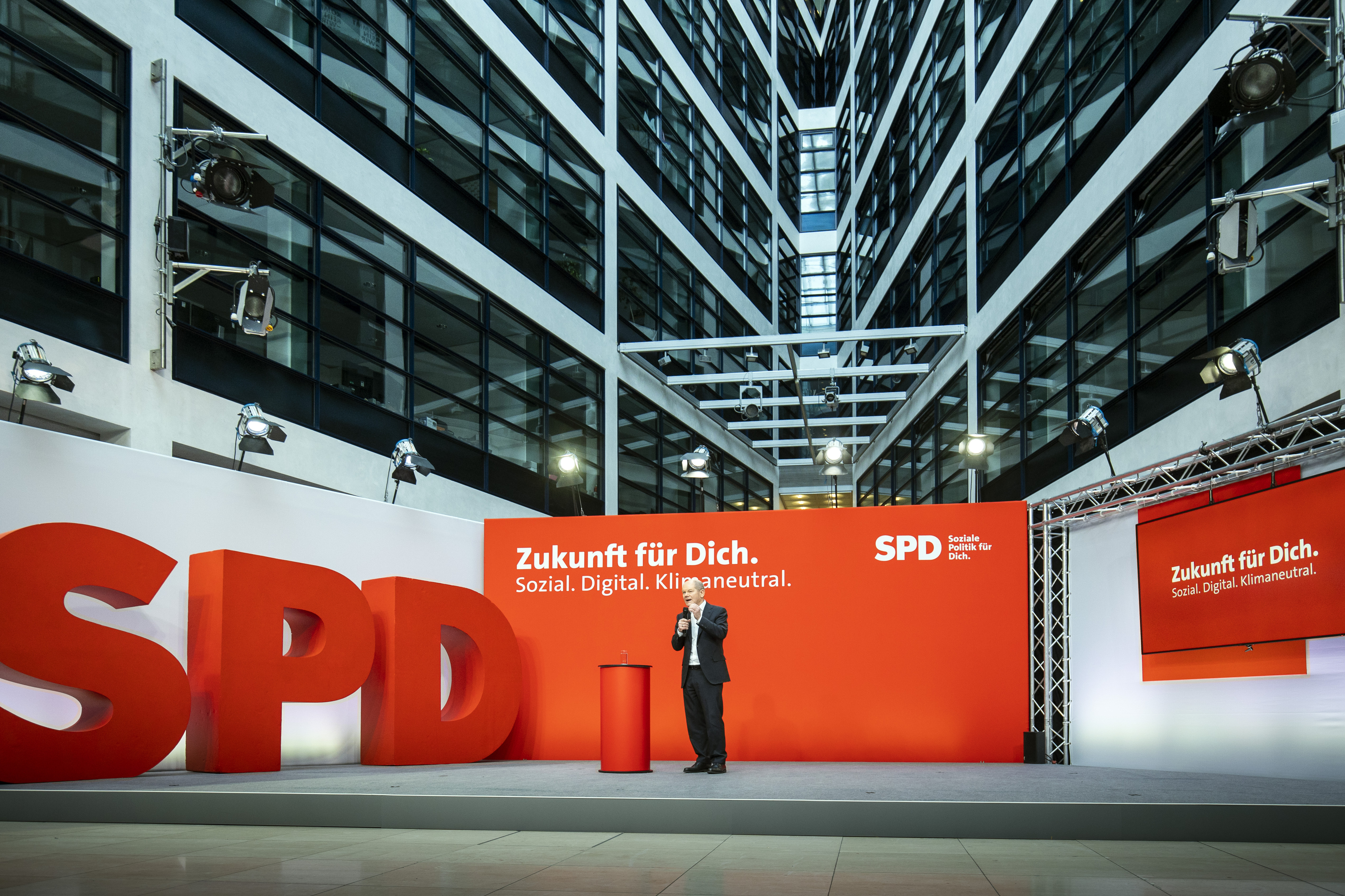 SPD-Kanzlerkandidat im Willy-Brandt-Haus: Mit vier Zukunftsmissionen in den Bundestagswahlkampf