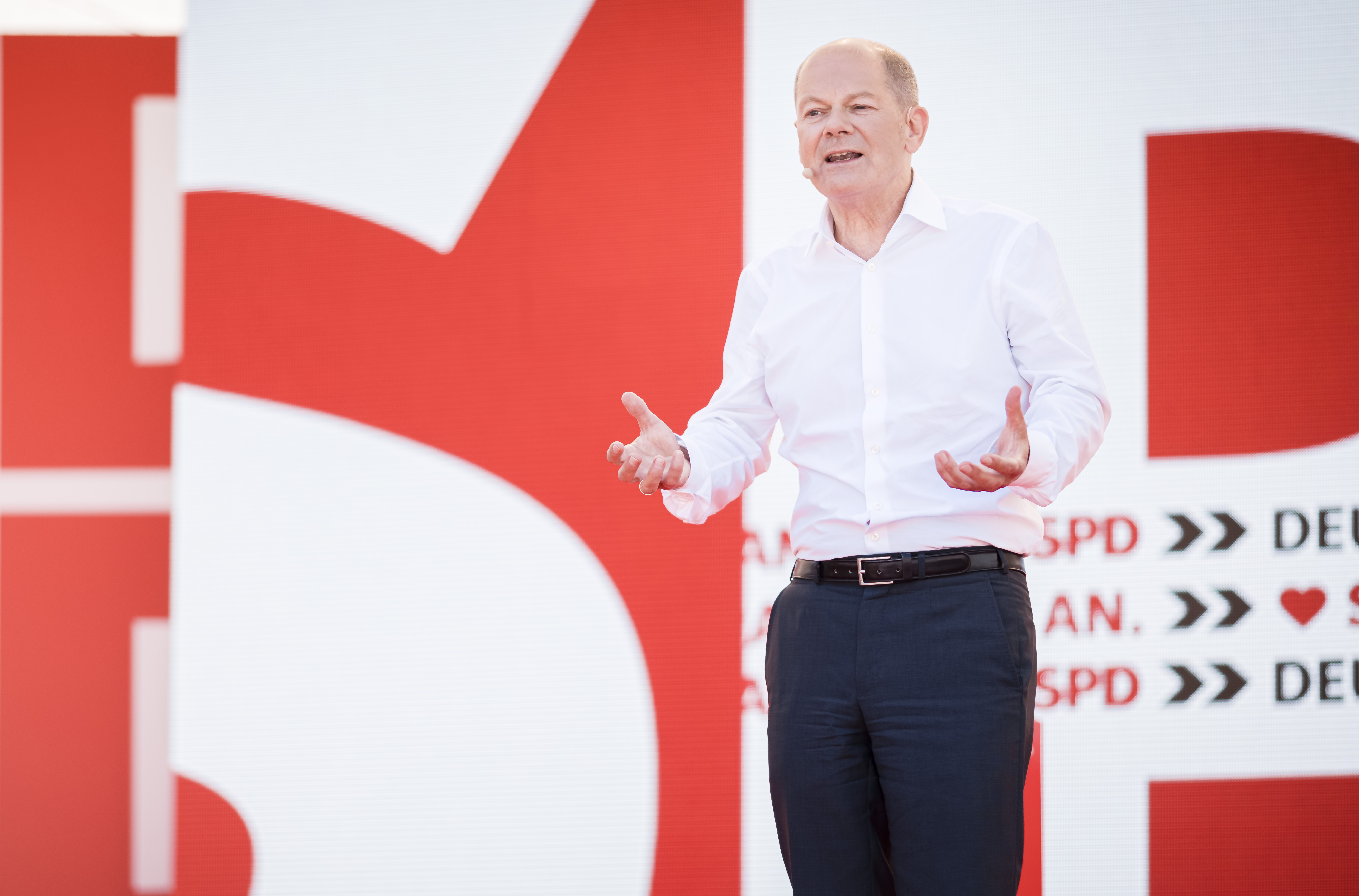 Kanzlerkandidat Olaf Scholz beim Wahlkampfauftakt der SPD in Bochum.
