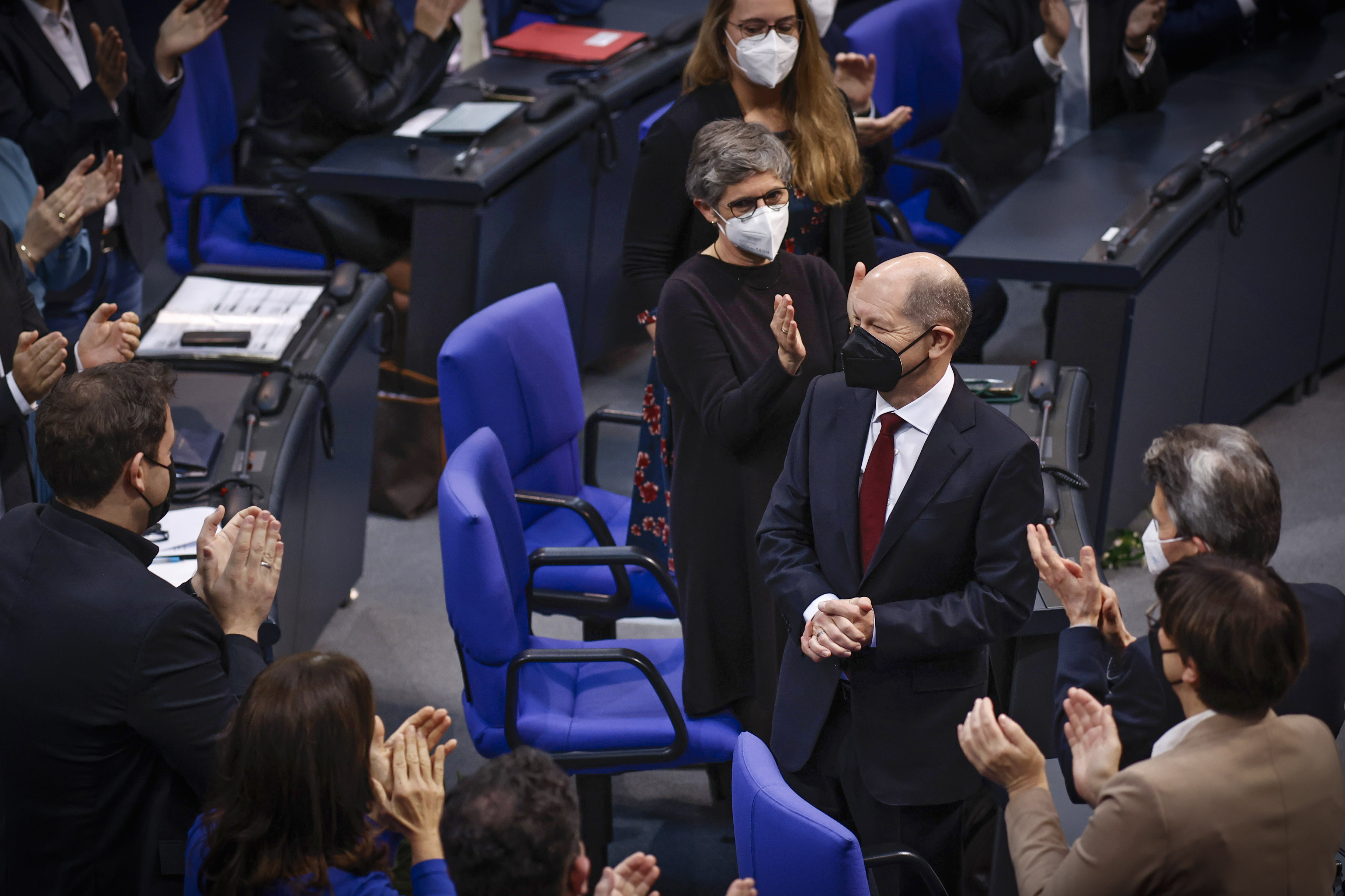 Applaus für den neuen Bundeskanzler: Olaf Scholz (SPD).