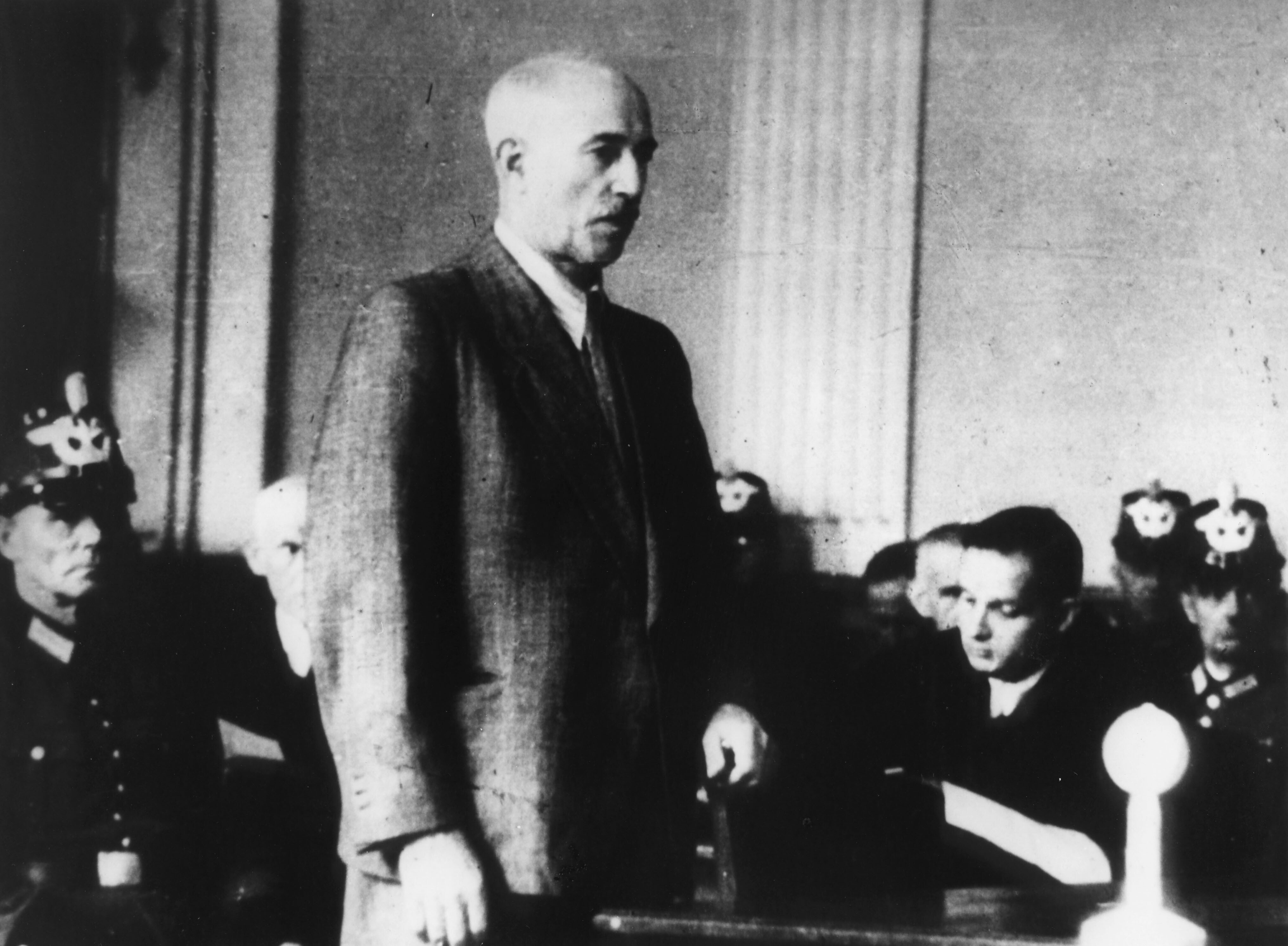 Wilhelm Leuschner vor dem Volksgerichtshof: Am 8. September 1944 wurde der Sozialdemokrat zum Tode verurteilt.