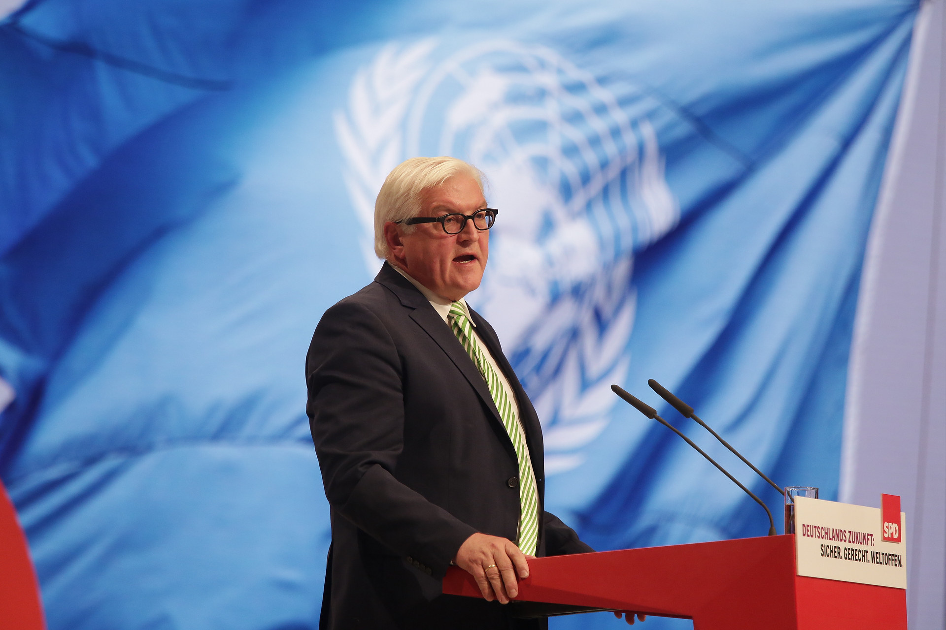 Frank-Walter Steinmeier plädiert auf dem SPD-Parteitag leidenschaftlich für den Bundeswehreinsatz in Syrien