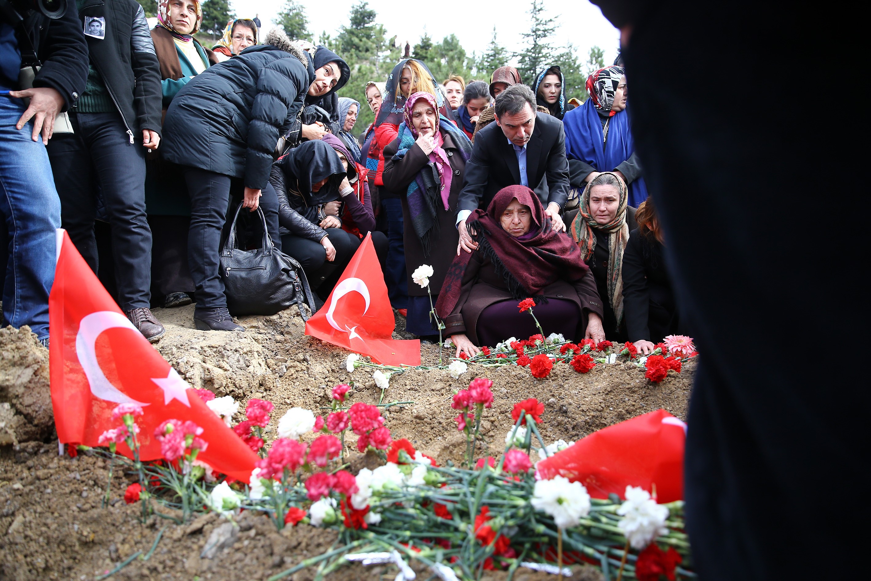 Trauer in Ankara: Beisetzung eines Attentatsopfers vom 13. März 2016
