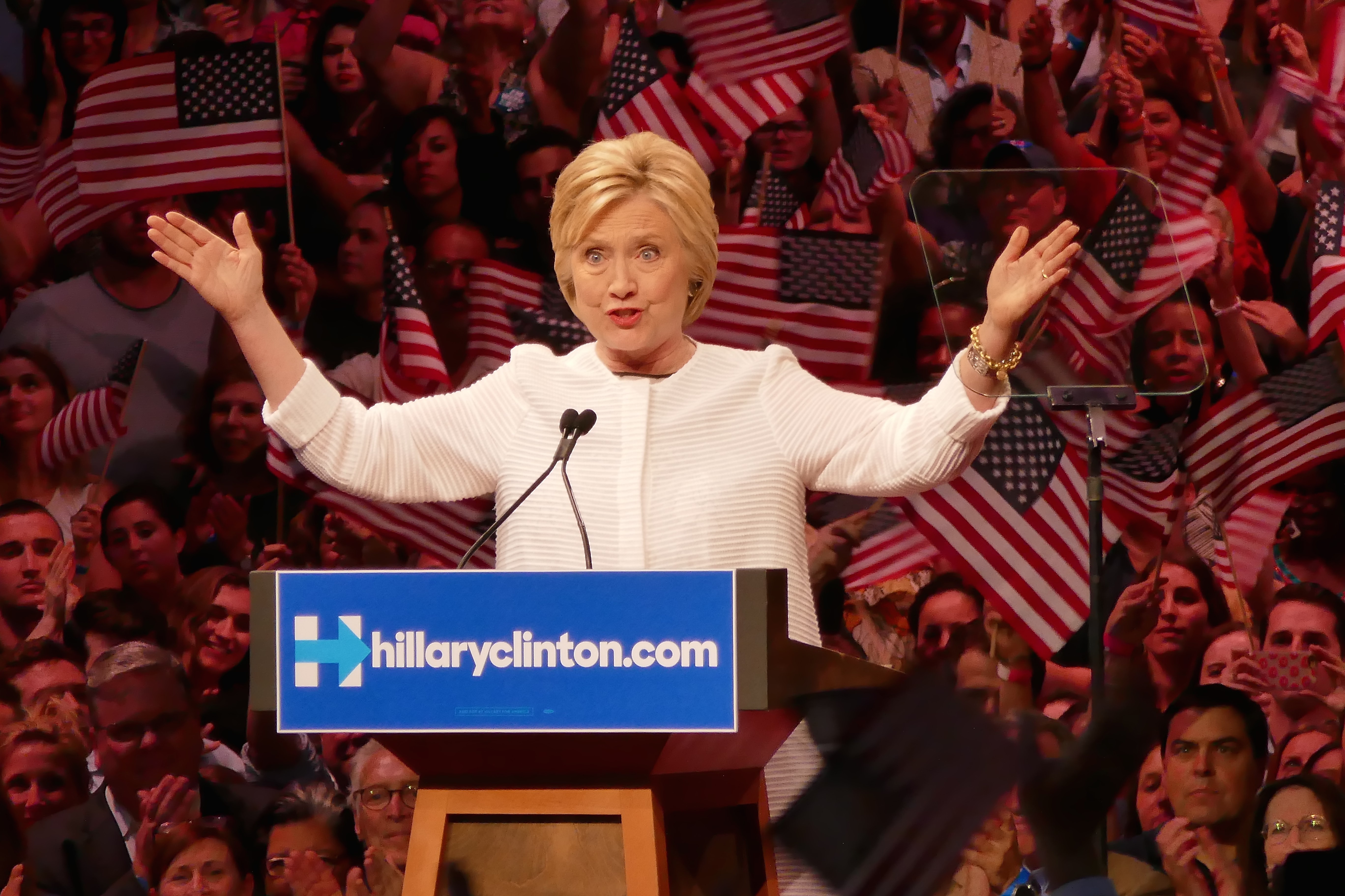 Hillary Clinton jubelt: Die Mehrheit der Vorwähler und jetzt auch der Parteitagsdelegierten der Demokraten steht hinter ihr.