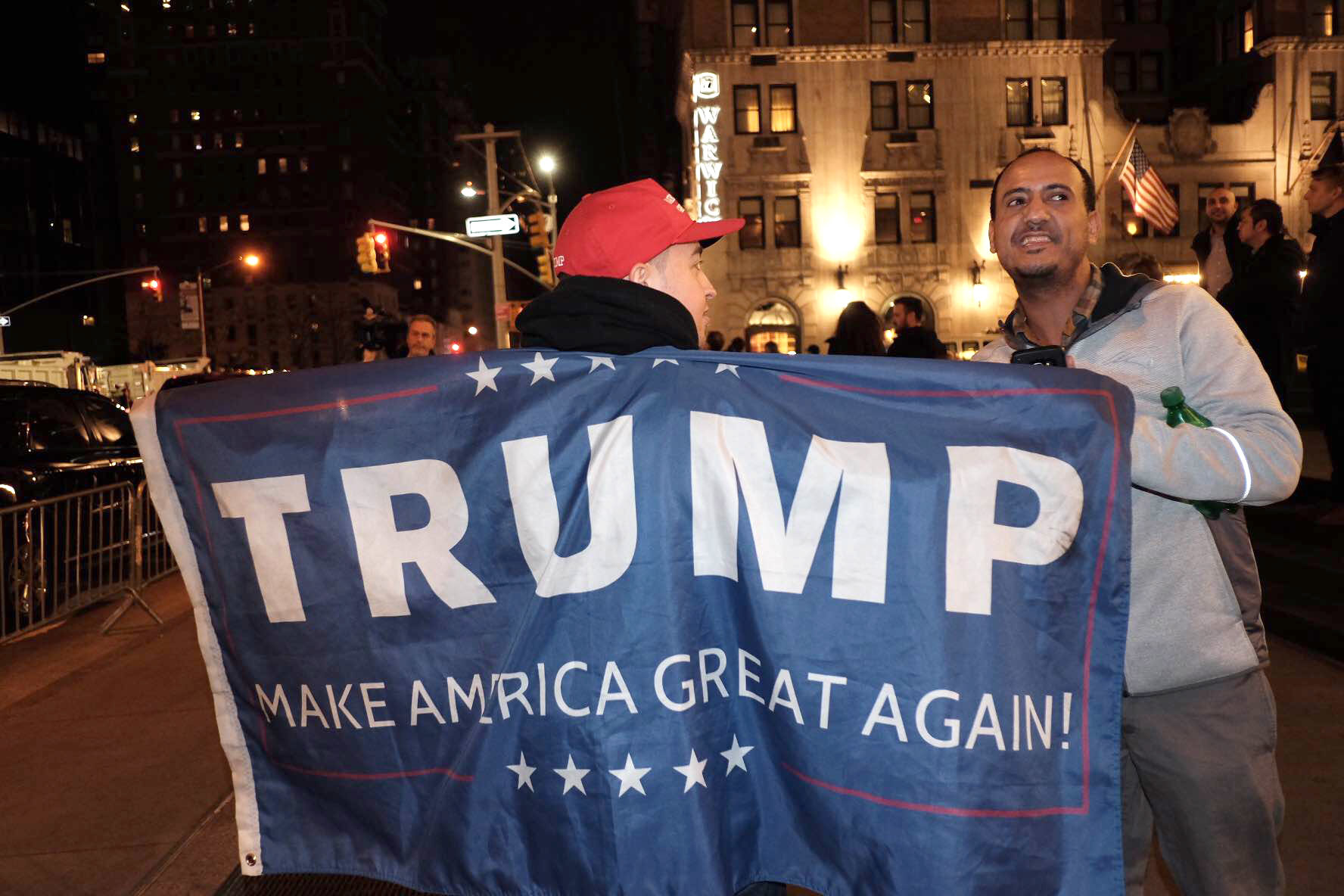 Anhänger von Donald Trump feiern den Wahlsieg ihres Kandidaten 