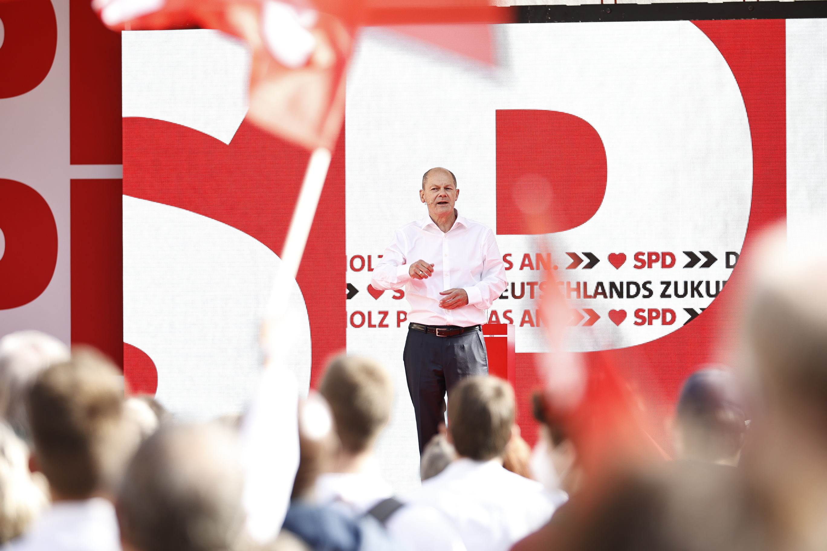 Simply the best: SPD-Kanzlerkandidat Olaf Scholz auf dem Bebel-Platz in Berlin